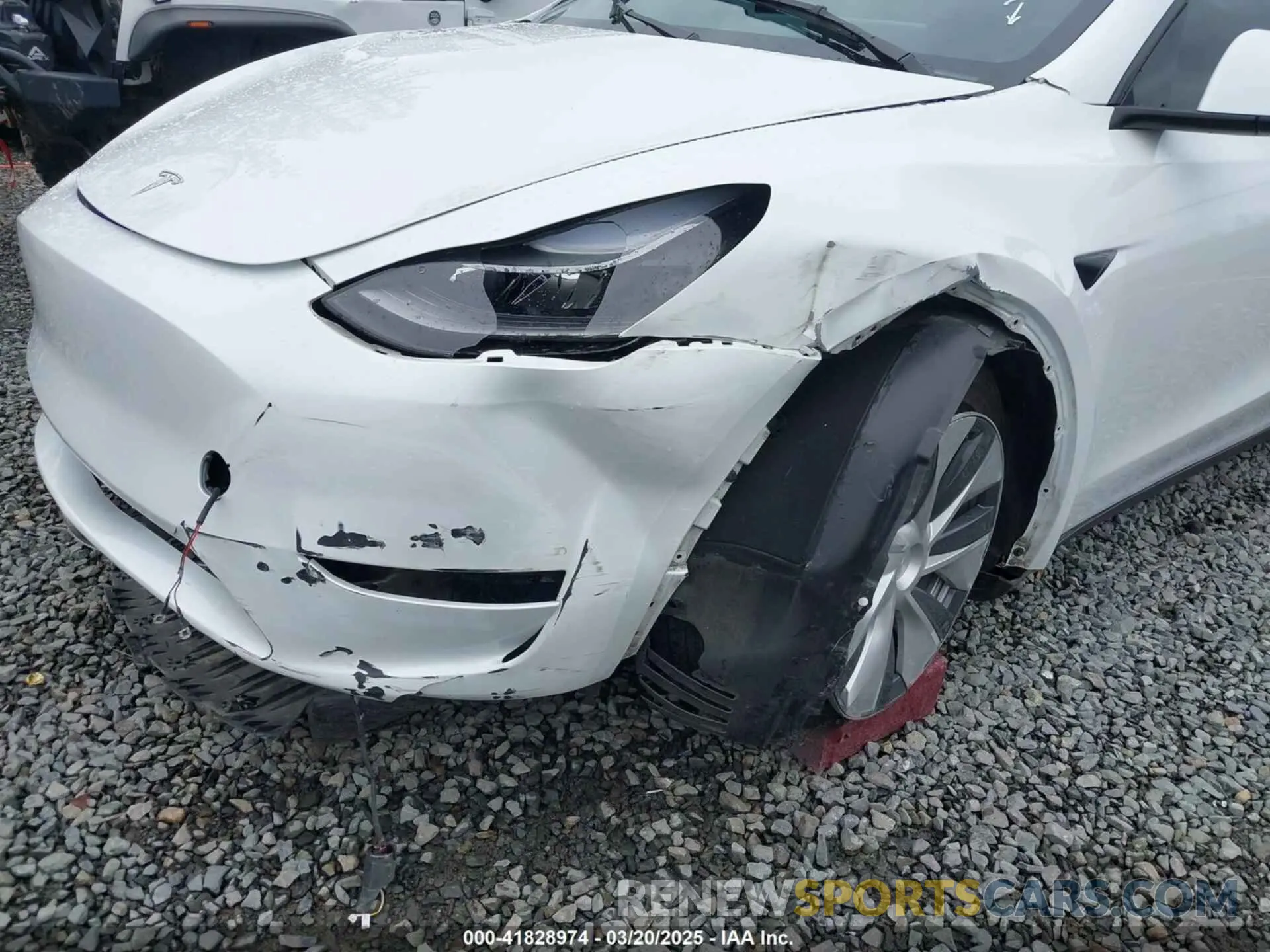 6 Photograph of a damaged car 7SAYGDEE7PF809164 TESLA MODEL Y 2023