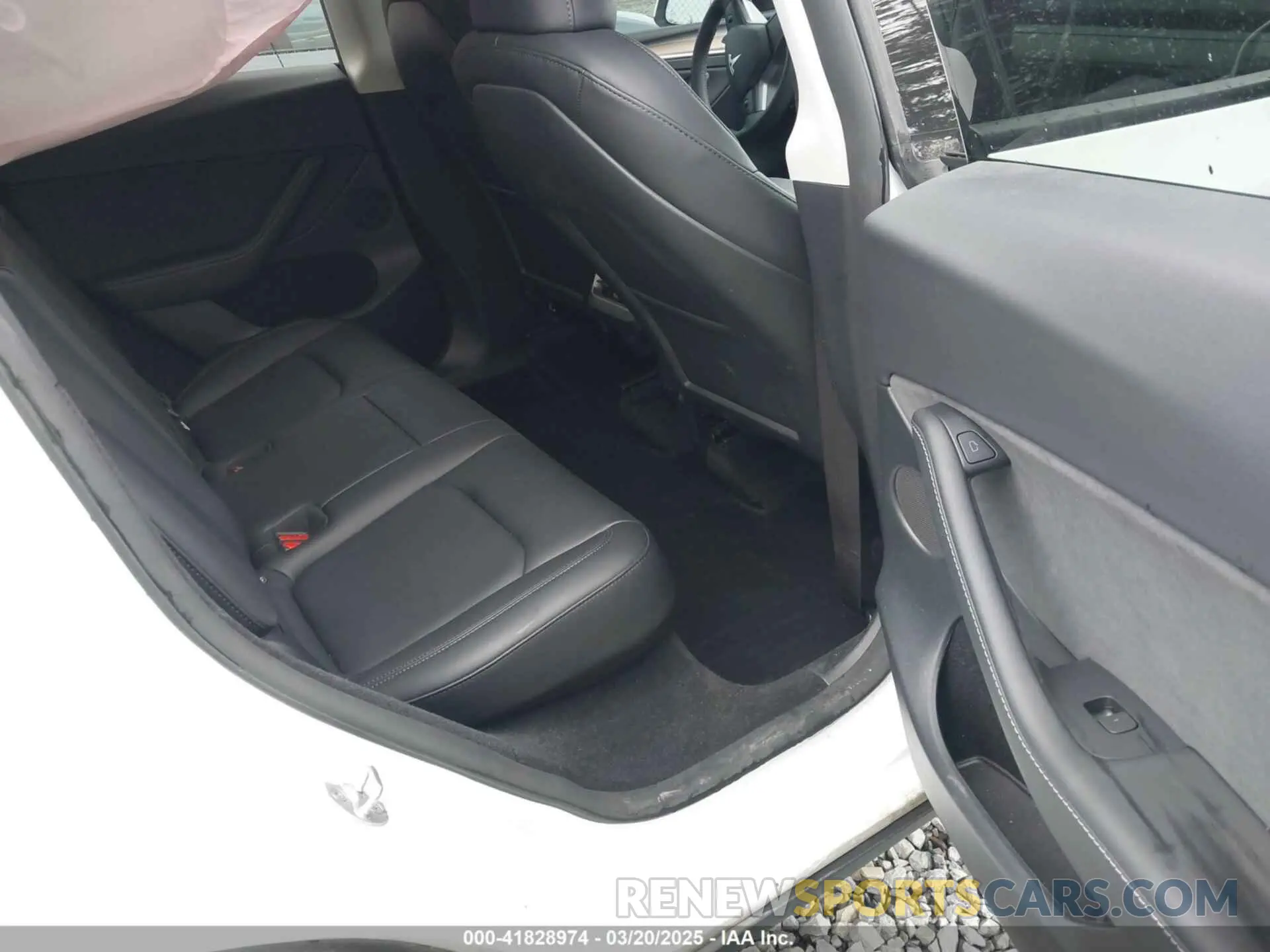 8 Photograph of a damaged car 7SAYGDEE7PF809164 TESLA MODEL Y 2023