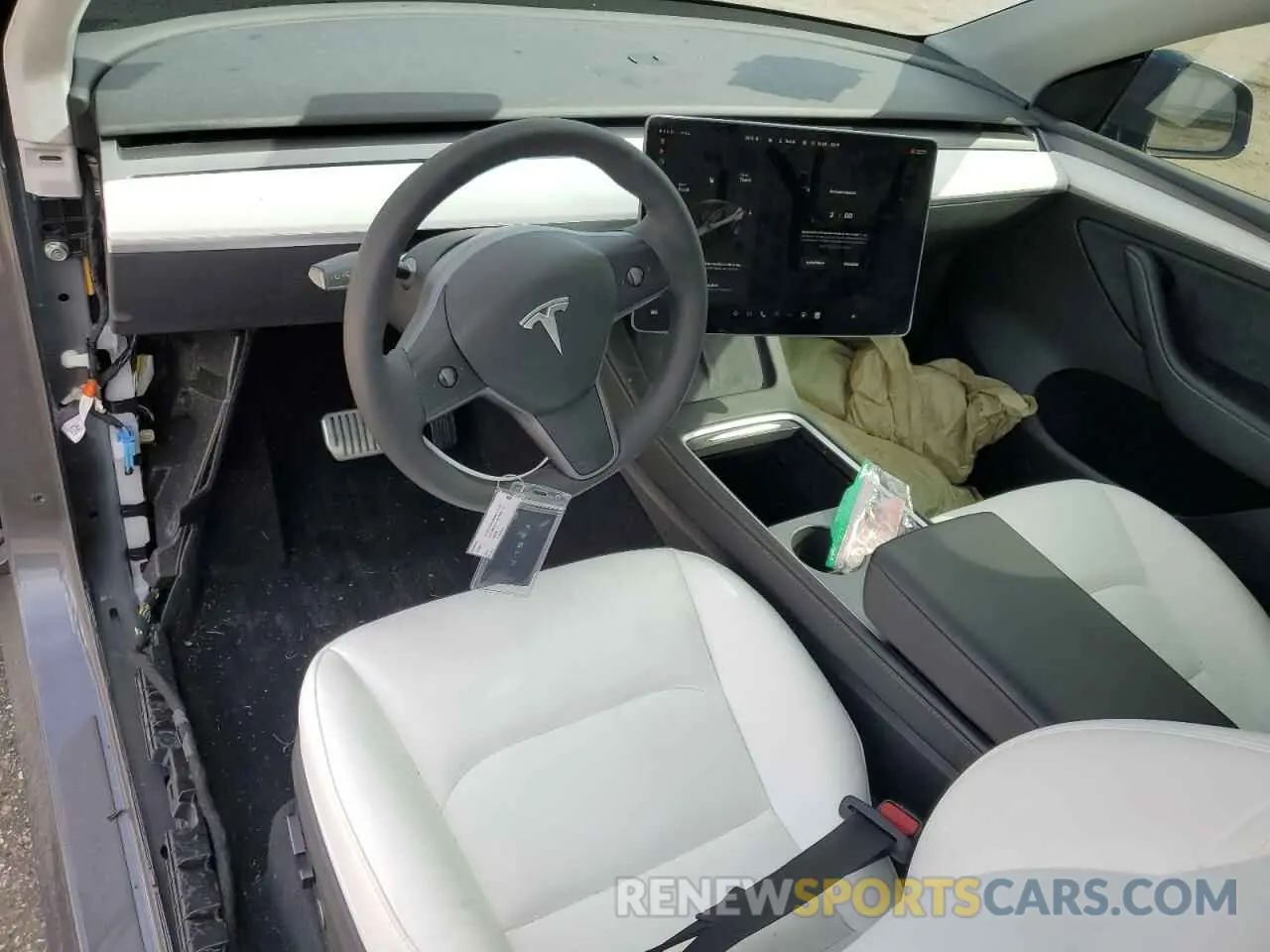 8 Photograph of a damaged car 7SAYGDEE7PF841046 TESLA MODEL Y 2023