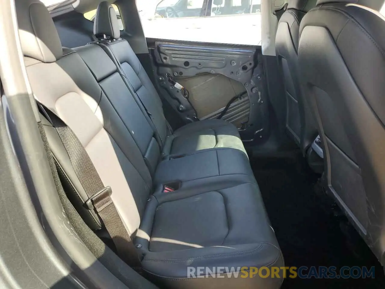 11 Photograph of a damaged car 7SAYGDEE7PF851625 TESLA MODEL Y 2023
