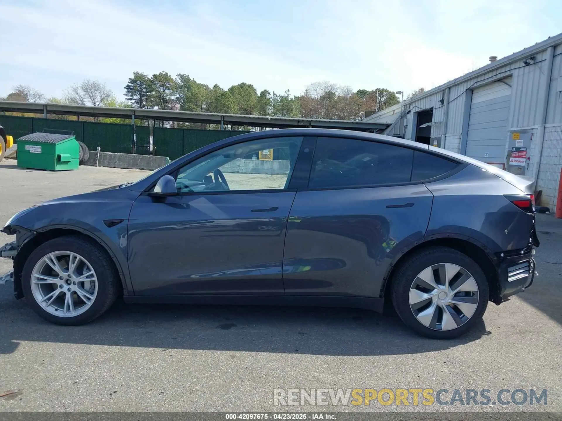 14 Photograph of a damaged car 7SAYGDEE7PF856985 TESLA MODEL Y 2023