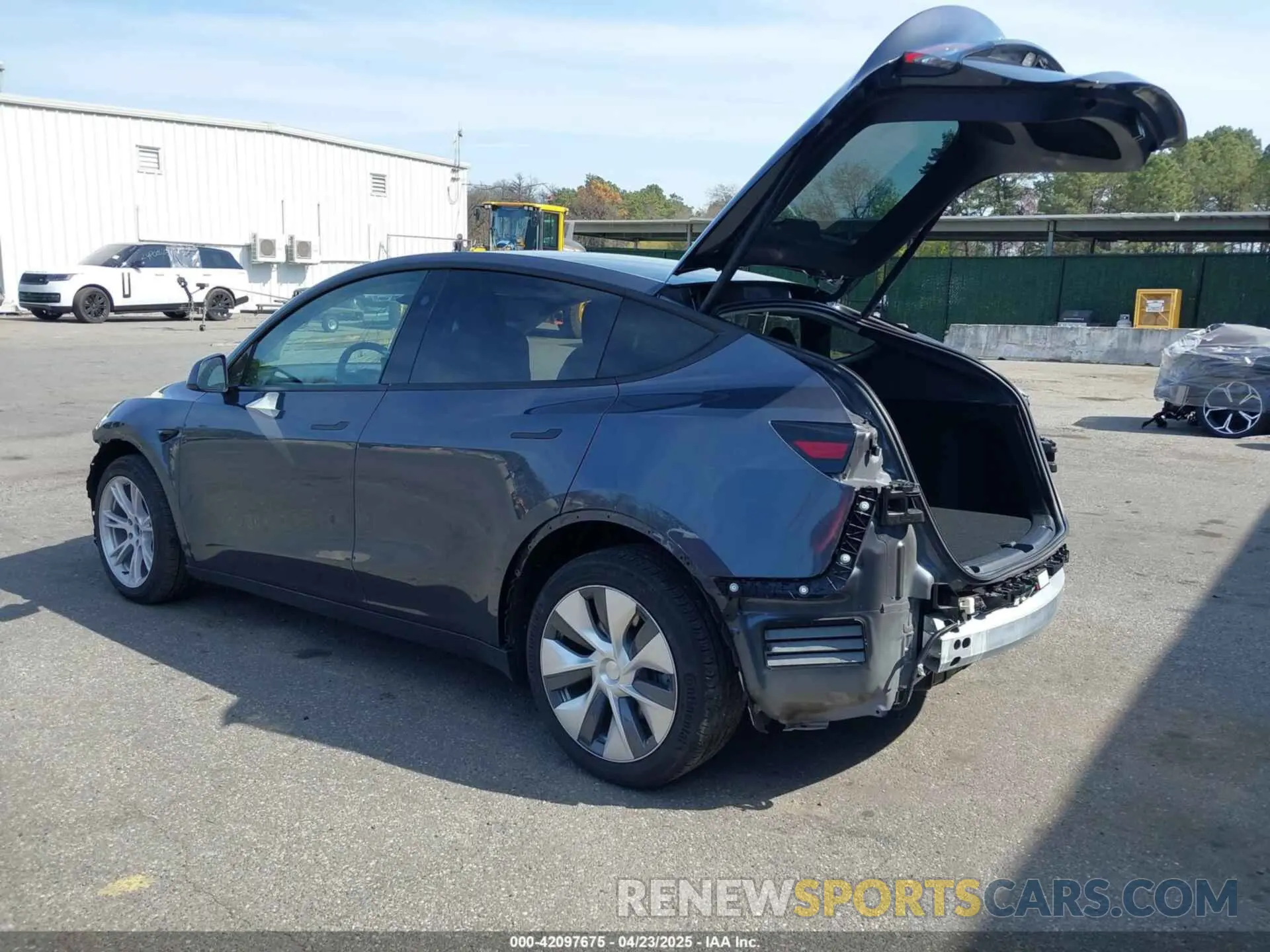 3 Photograph of a damaged car 7SAYGDEE7PF856985 TESLA MODEL Y 2023