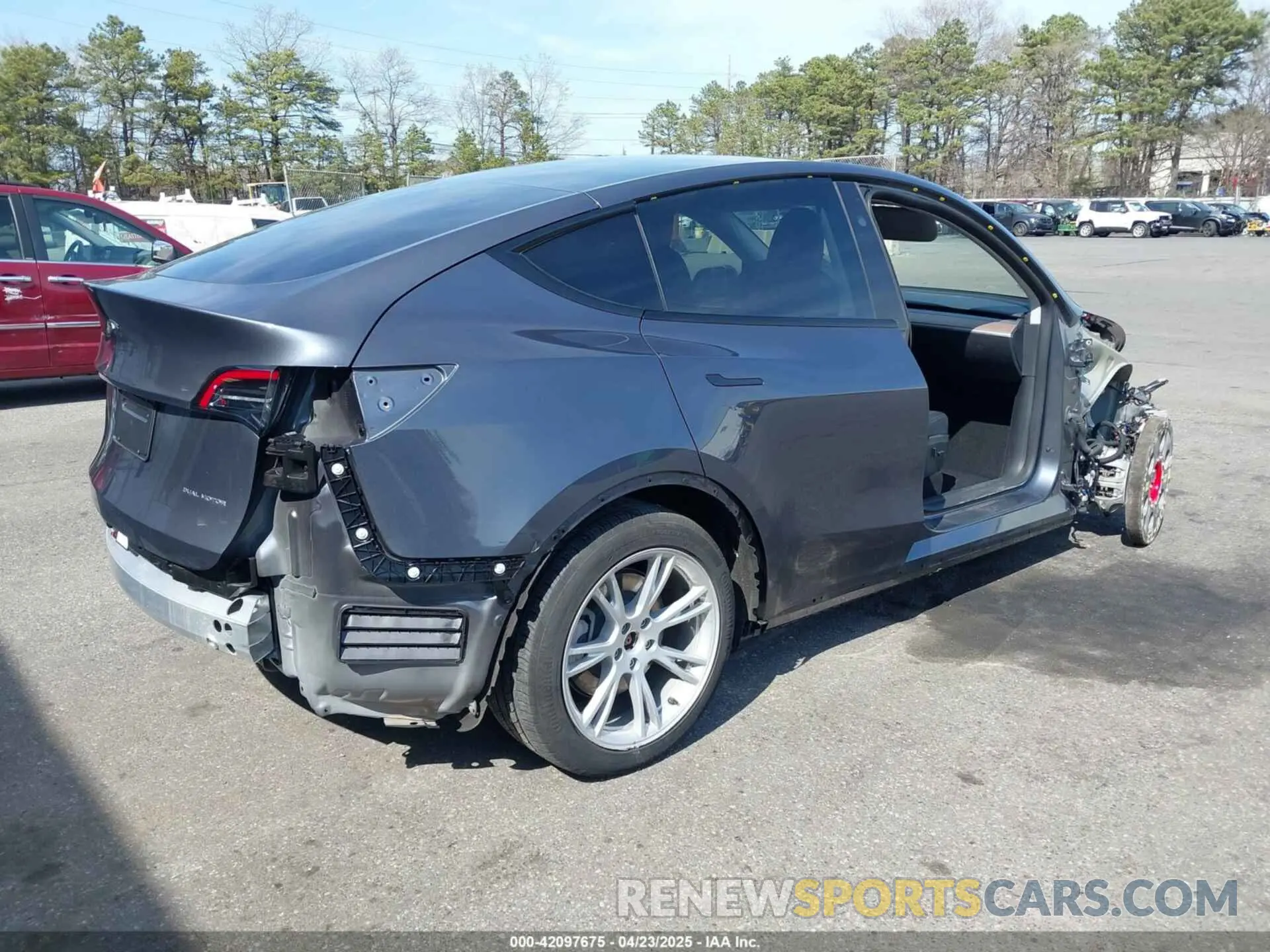 4 Photograph of a damaged car 7SAYGDEE7PF856985 TESLA MODEL Y 2023