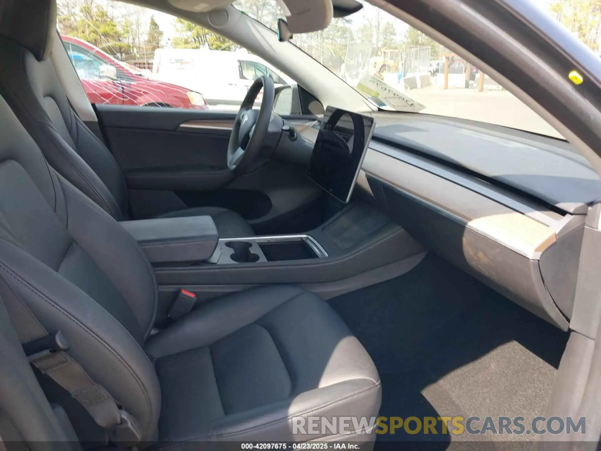 5 Photograph of a damaged car 7SAYGDEE7PF856985 TESLA MODEL Y 2023