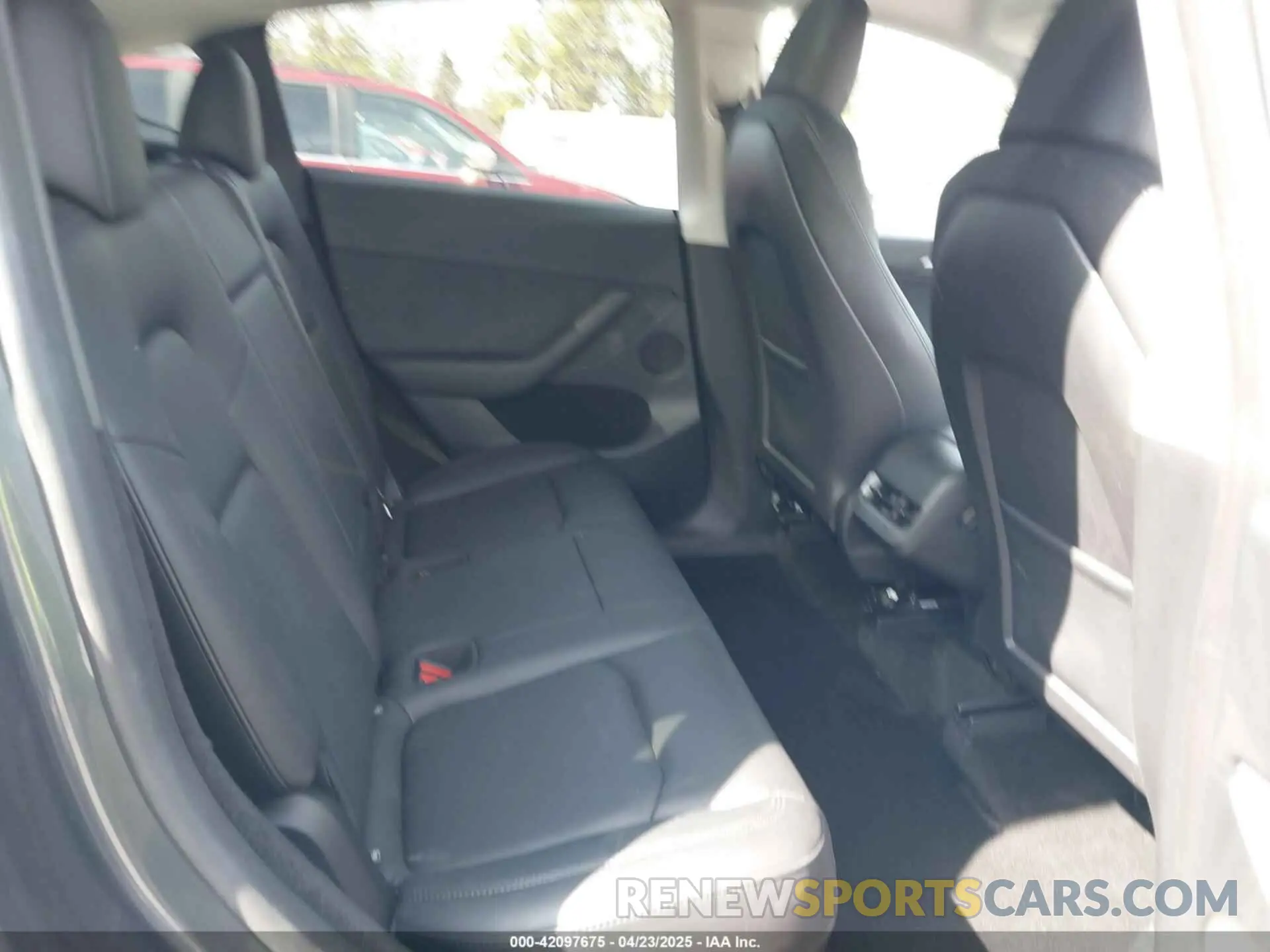 8 Photograph of a damaged car 7SAYGDEE7PF856985 TESLA MODEL Y 2023