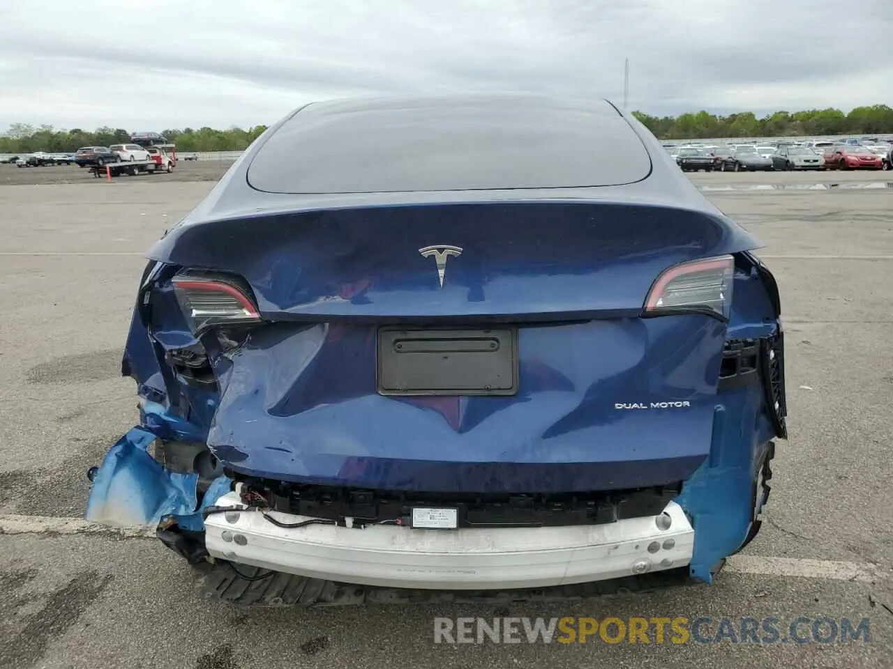6 Photograph of a damaged car 7SAYGDEE7PF893695 TESLA MODEL Y 2023