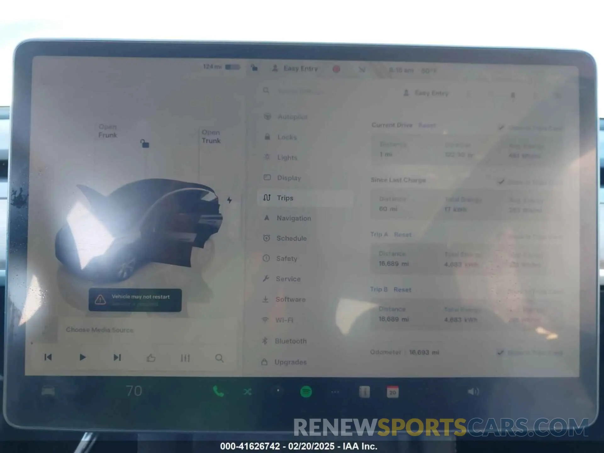 17 Photograph of a damaged car 7SAYGDEE7PF980156 TESLA MODEL Y 2023