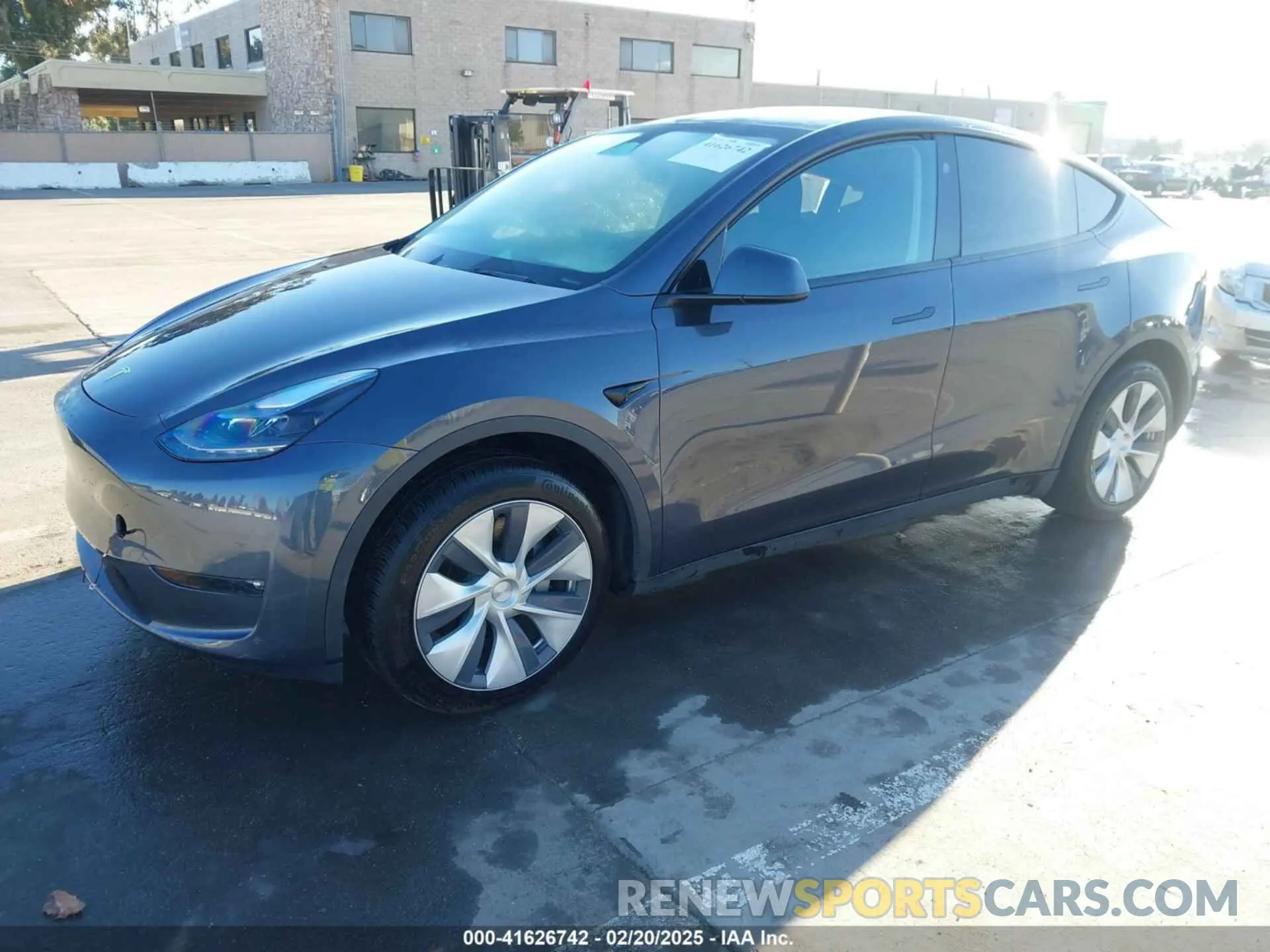 2 Photograph of a damaged car 7SAYGDEE7PF980156 TESLA MODEL Y 2023