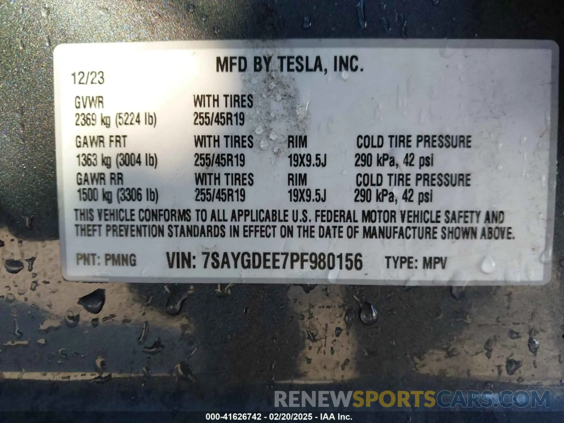 9 Photograph of a damaged car 7SAYGDEE7PF980156 TESLA MODEL Y 2023