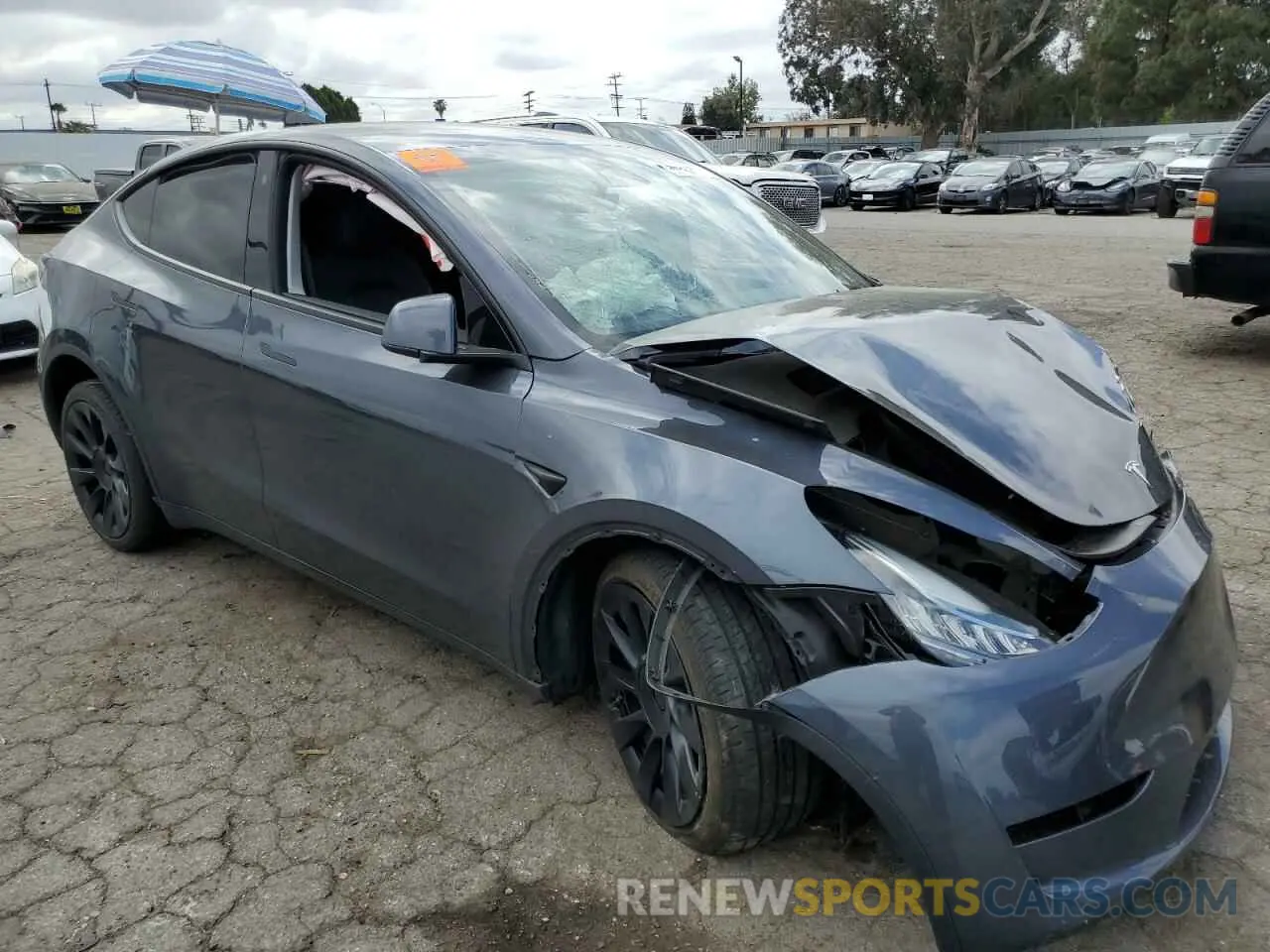 4 Photograph of a damaged car 7SAYGDEE8PA029428 TESLA MODEL Y 2023