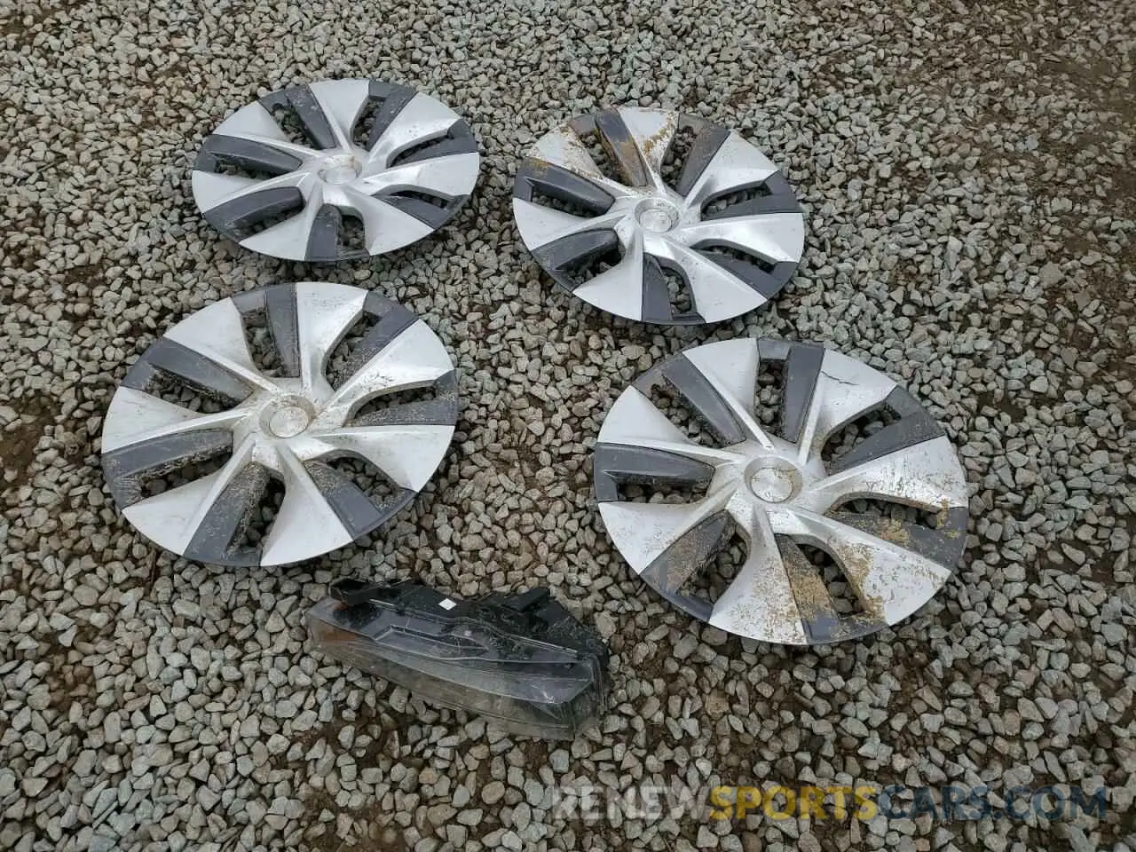12 Photograph of a damaged car 7SAYGDEE8PA069783 TESLA MODEL Y 2023