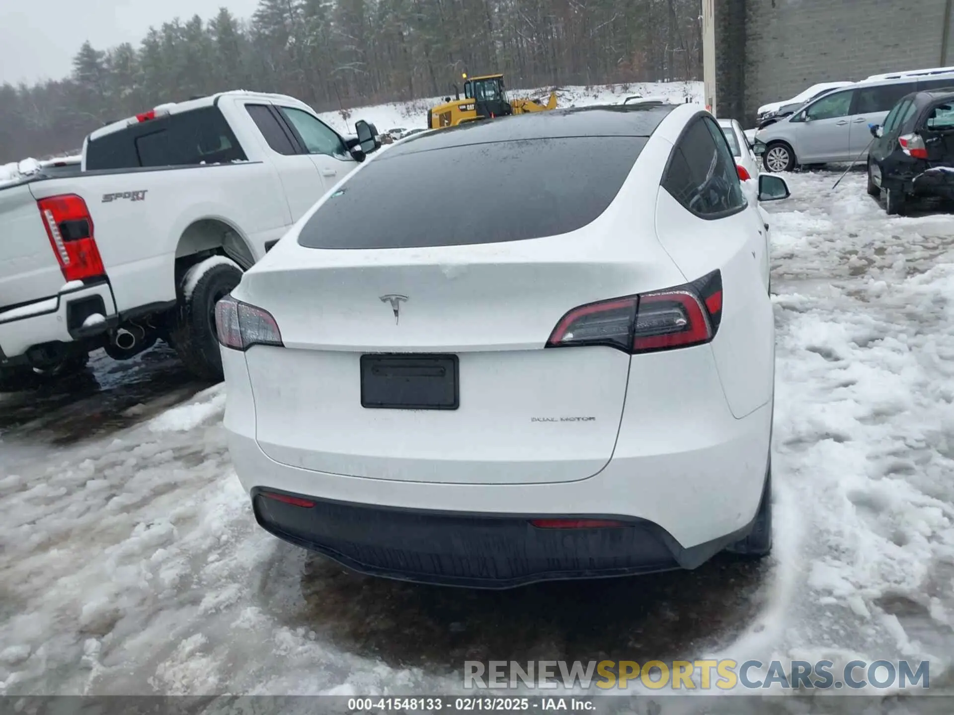 15 Photograph of a damaged car 7SAYGDEE8PA071727 TESLA MODEL Y 2023