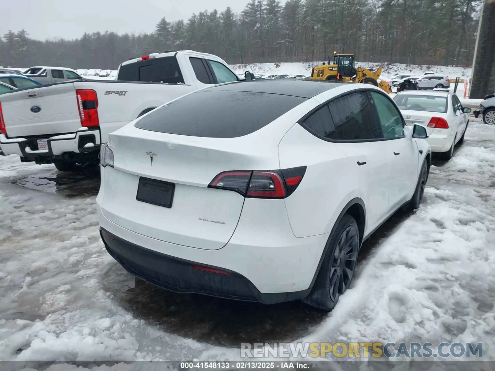 4 Photograph of a damaged car 7SAYGDEE8PA071727 TESLA MODEL Y 2023