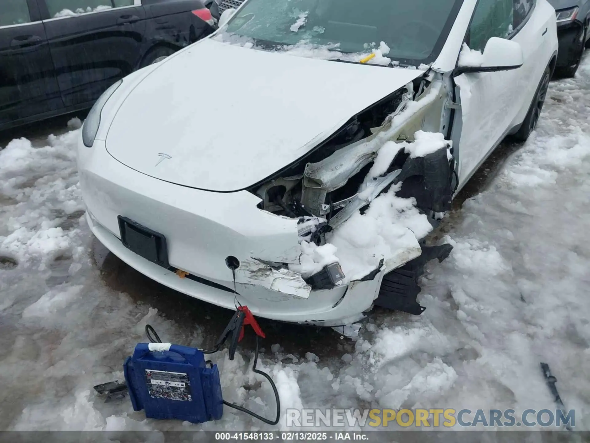 6 Photograph of a damaged car 7SAYGDEE8PA071727 TESLA MODEL Y 2023