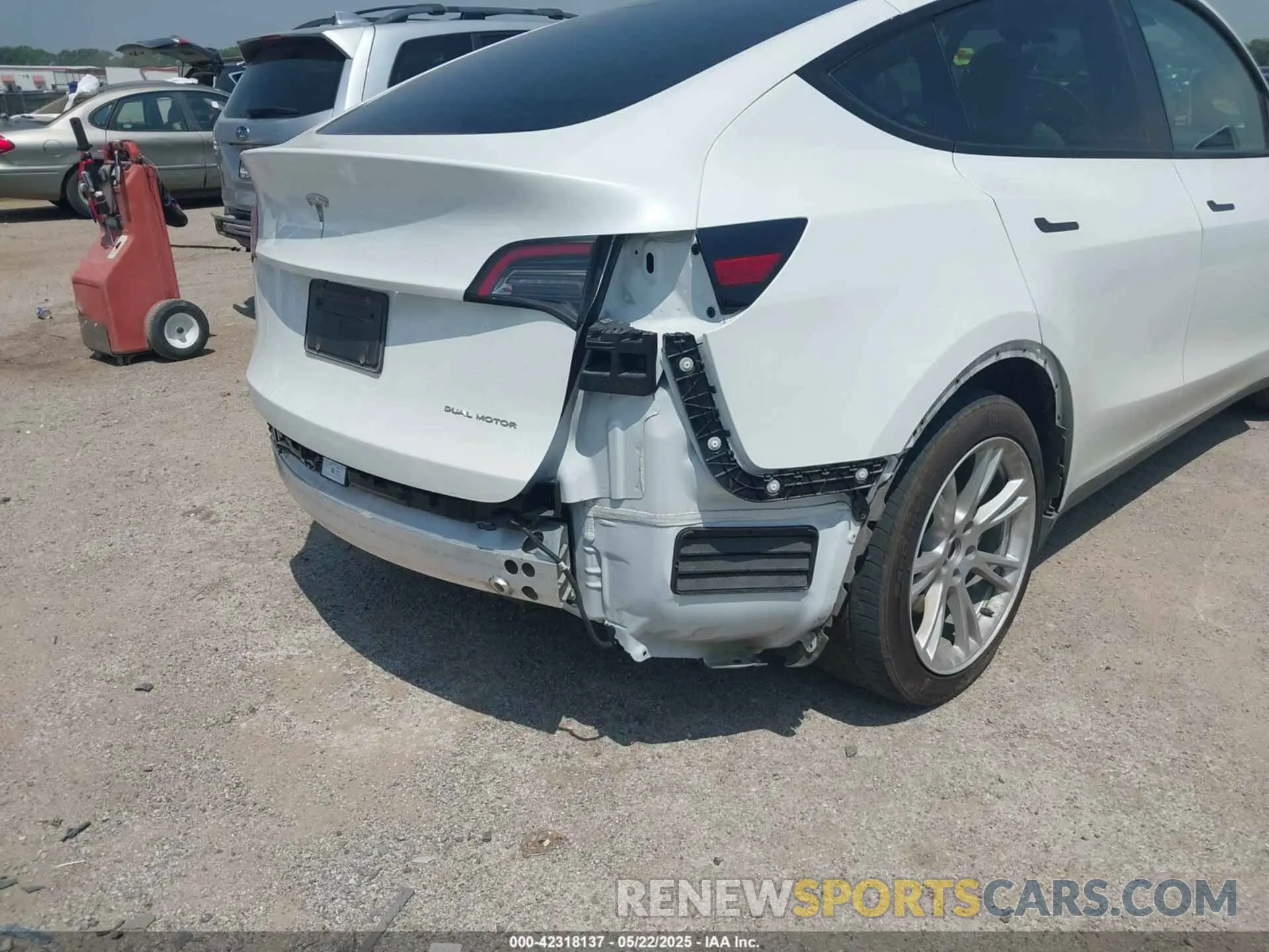 18 Фотография поврежденного автомобиля 7SAYGDEE8PA094957 TESLA MODEL Y 2023