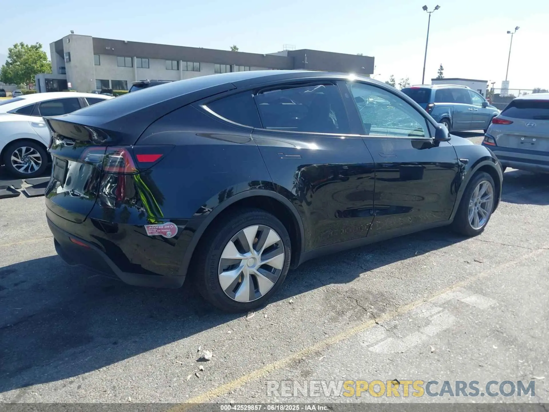 4 Photograph of a damaged car 7SAYGDEE8PA138813 TESLA MODEL Y 2023