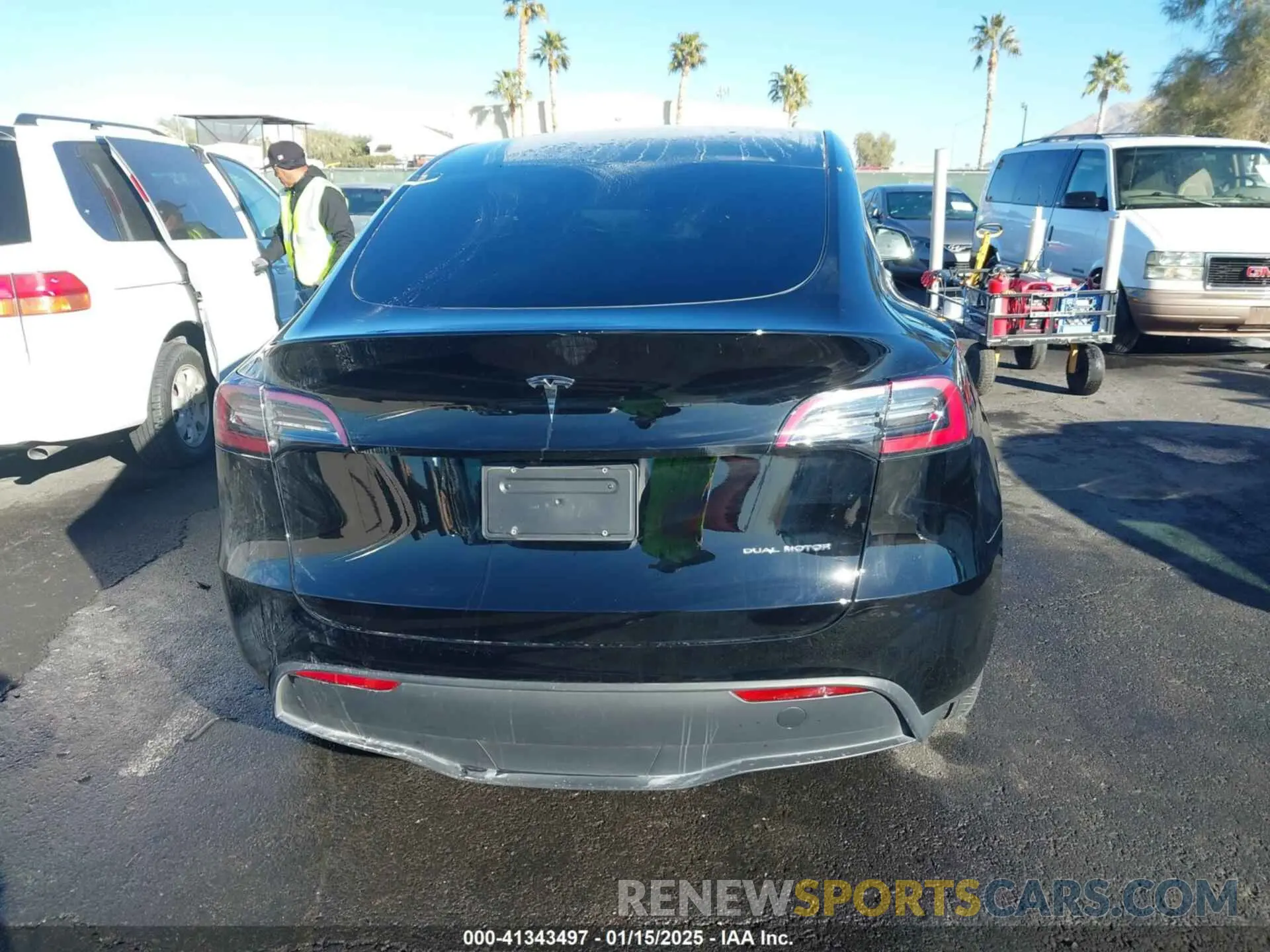 16 Photograph of a damaged car 7SAYGDEE8PA151965 TESLA MODEL Y 2023