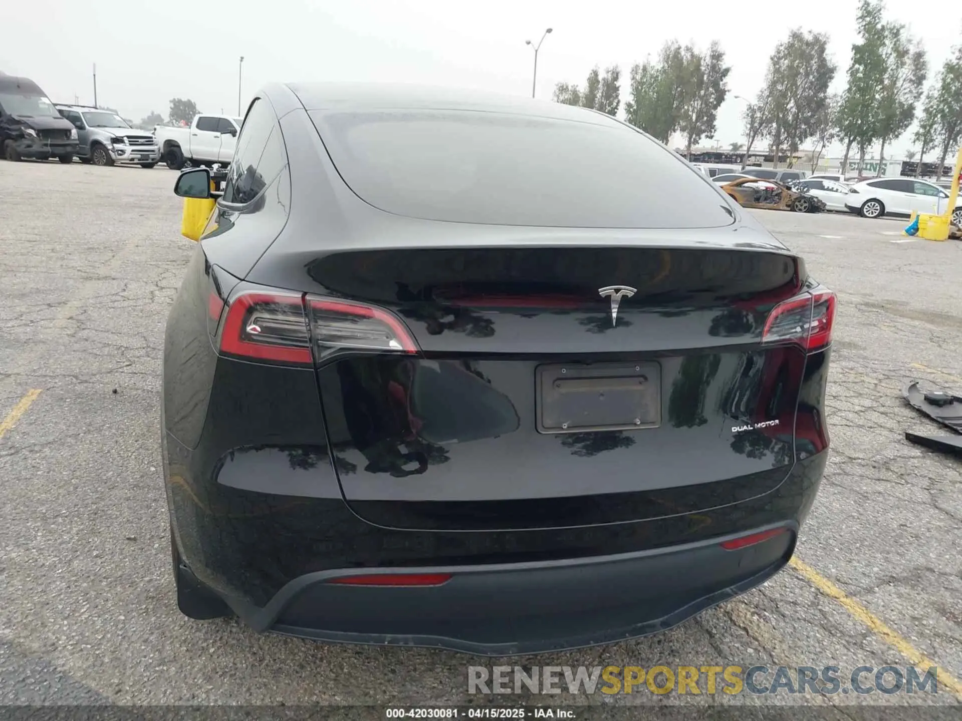 17 Фотография поврежденного автомобиля 7SAYGDEE8PA152338 TESLA MODEL Y 2023