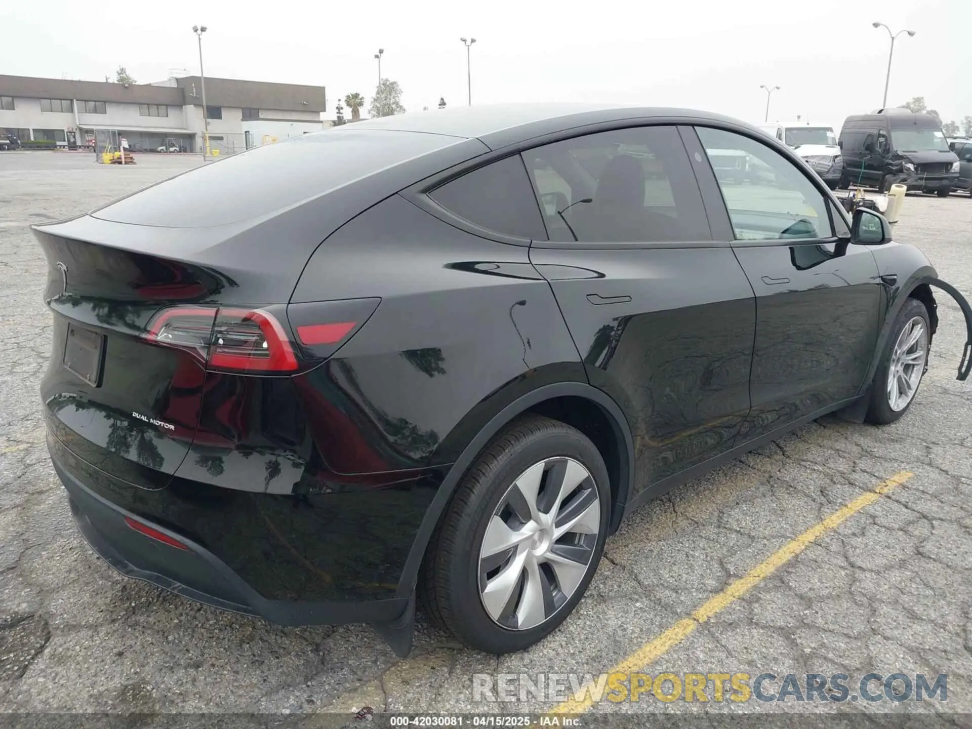 4 Фотография поврежденного автомобиля 7SAYGDEE8PA152338 TESLA MODEL Y 2023