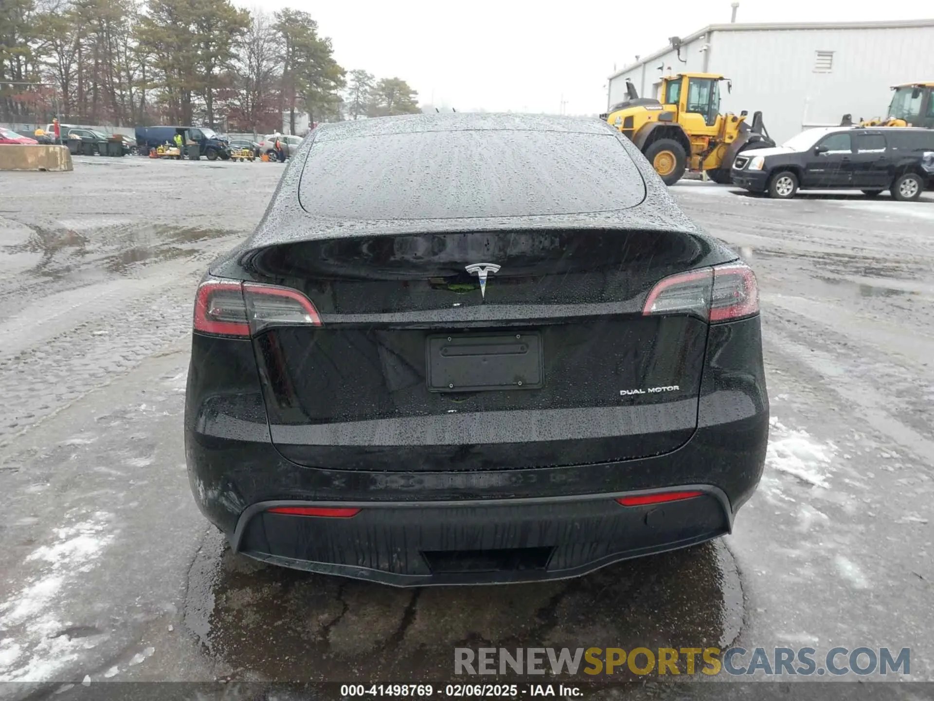 16 Photograph of a damaged car 7SAYGDEE8PA183301 TESLA MODEL Y 2023