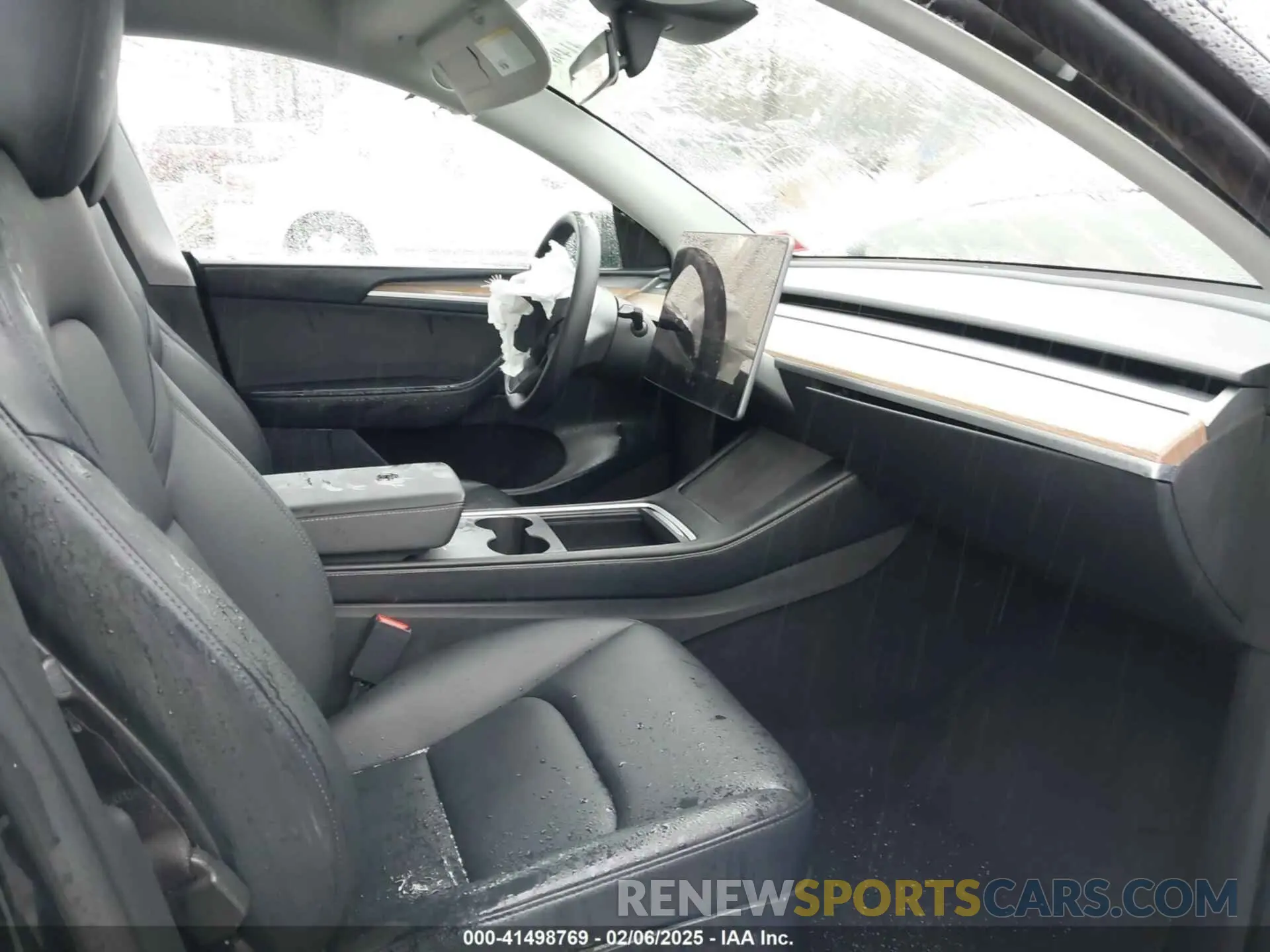 5 Photograph of a damaged car 7SAYGDEE8PA183301 TESLA MODEL Y 2023