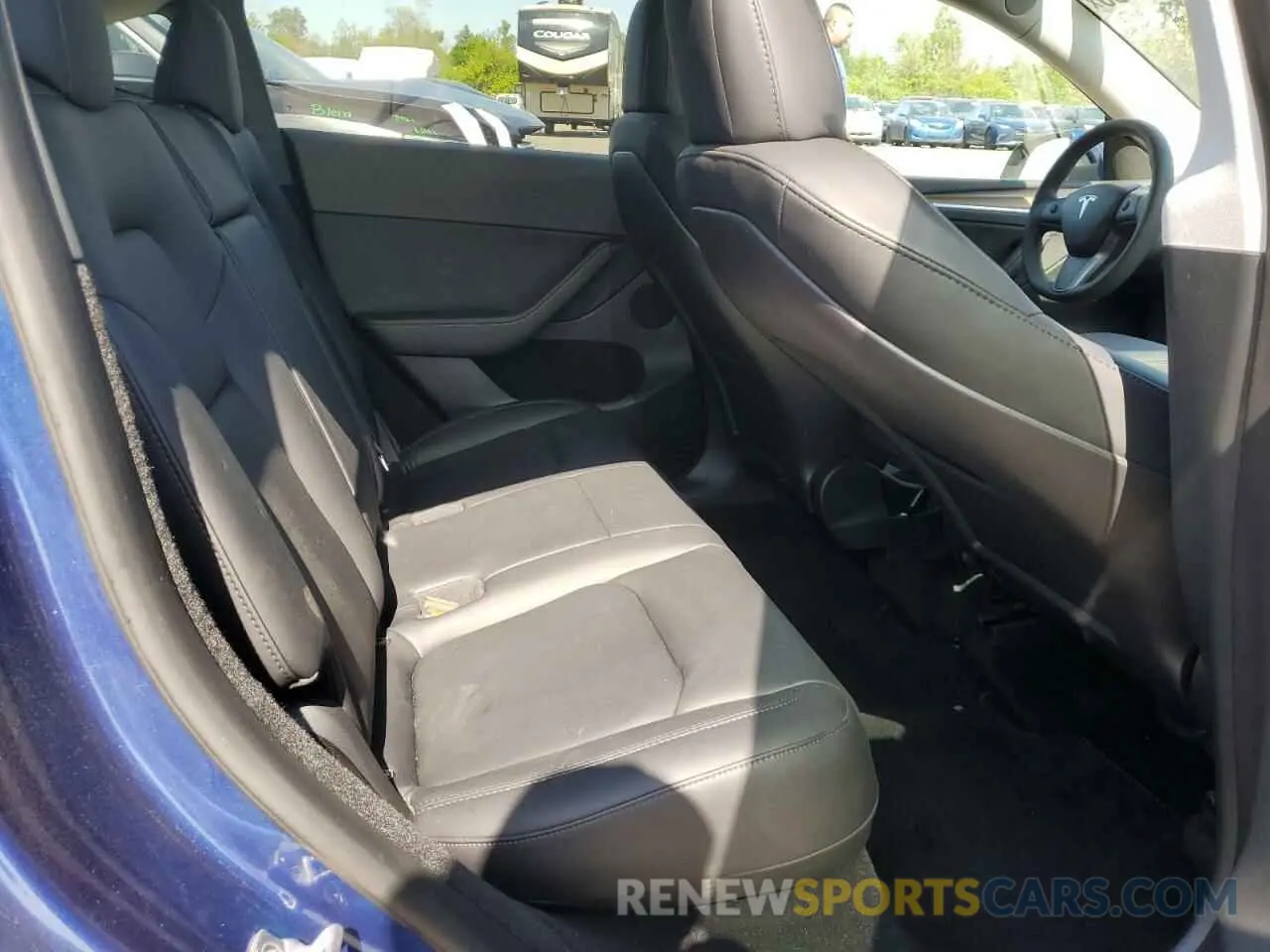 10 Photograph of a damaged car 7SAYGDEE8PF628512 TESLA MODEL Y 2023