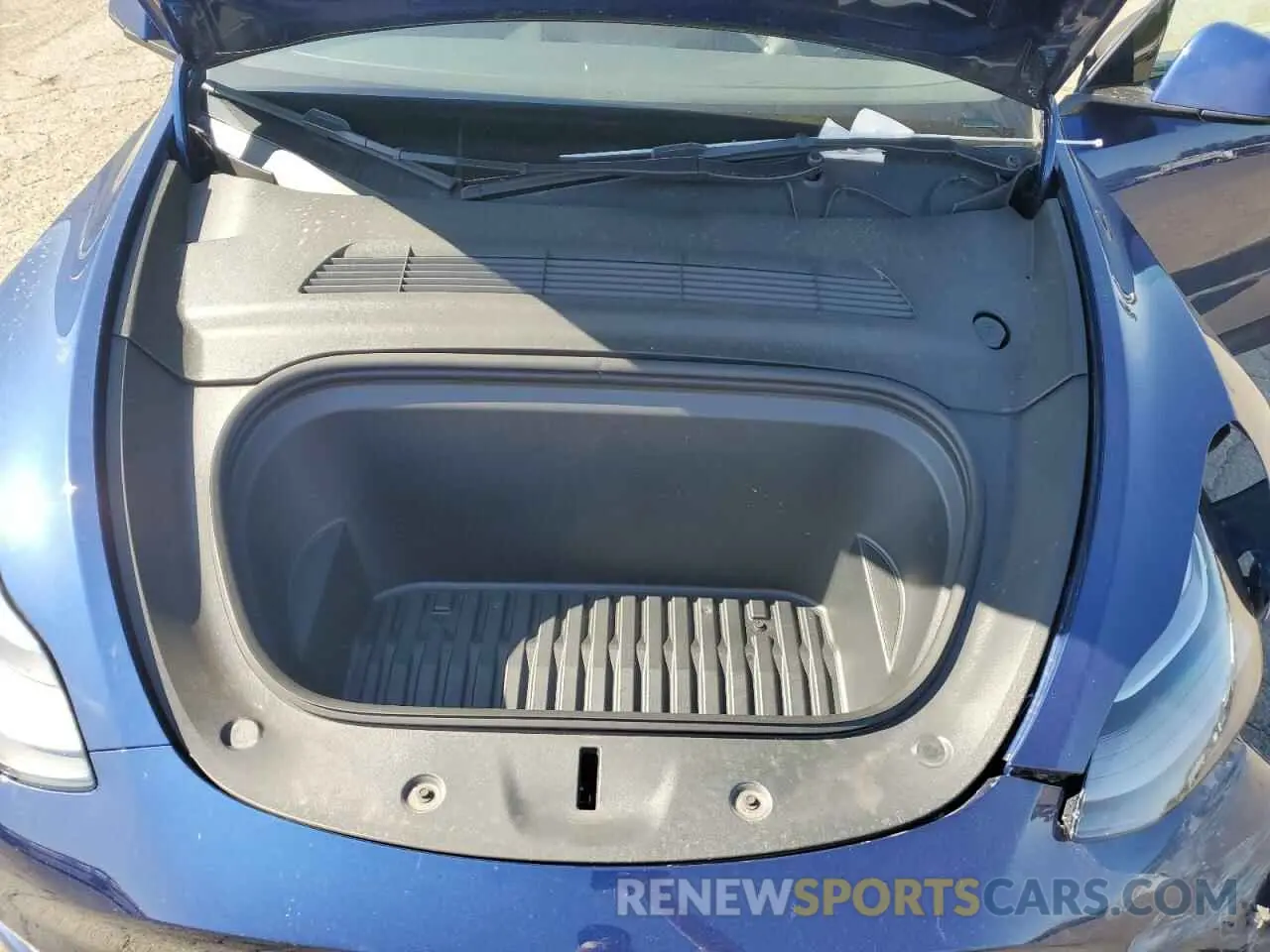 11 Photograph of a damaged car 7SAYGDEE8PF628512 TESLA MODEL Y 2023