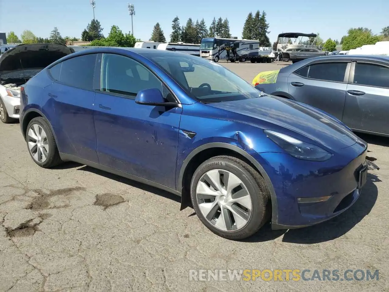 4 Photograph of a damaged car 7SAYGDEE8PF628512 TESLA MODEL Y 2023