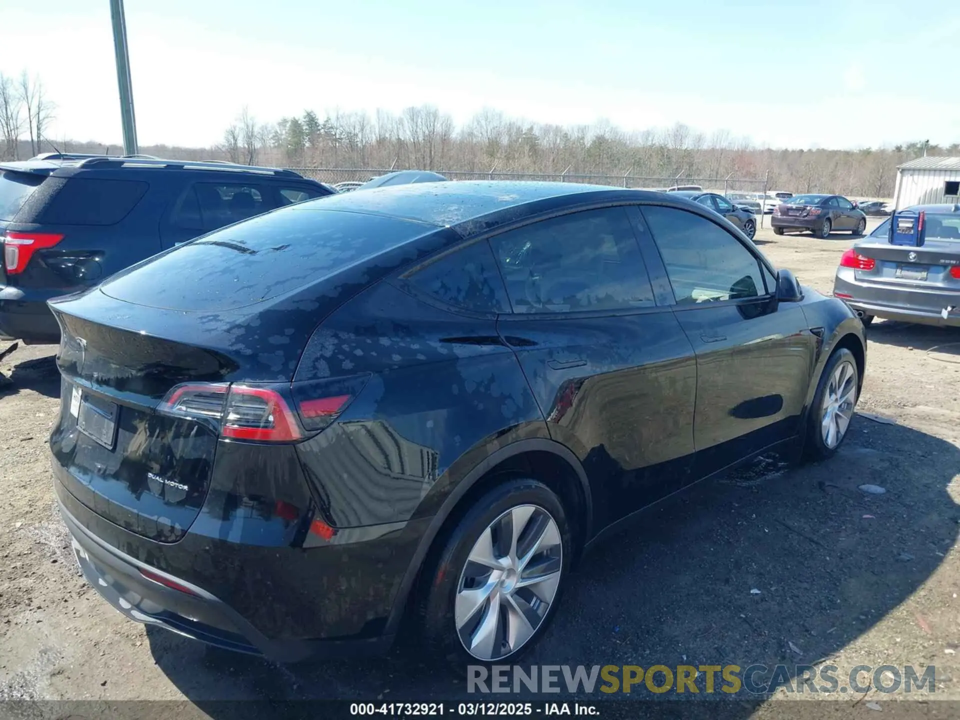 4 Photograph of a damaged car 7SAYGDEE8PF638859 TESLA MODEL Y 2023
