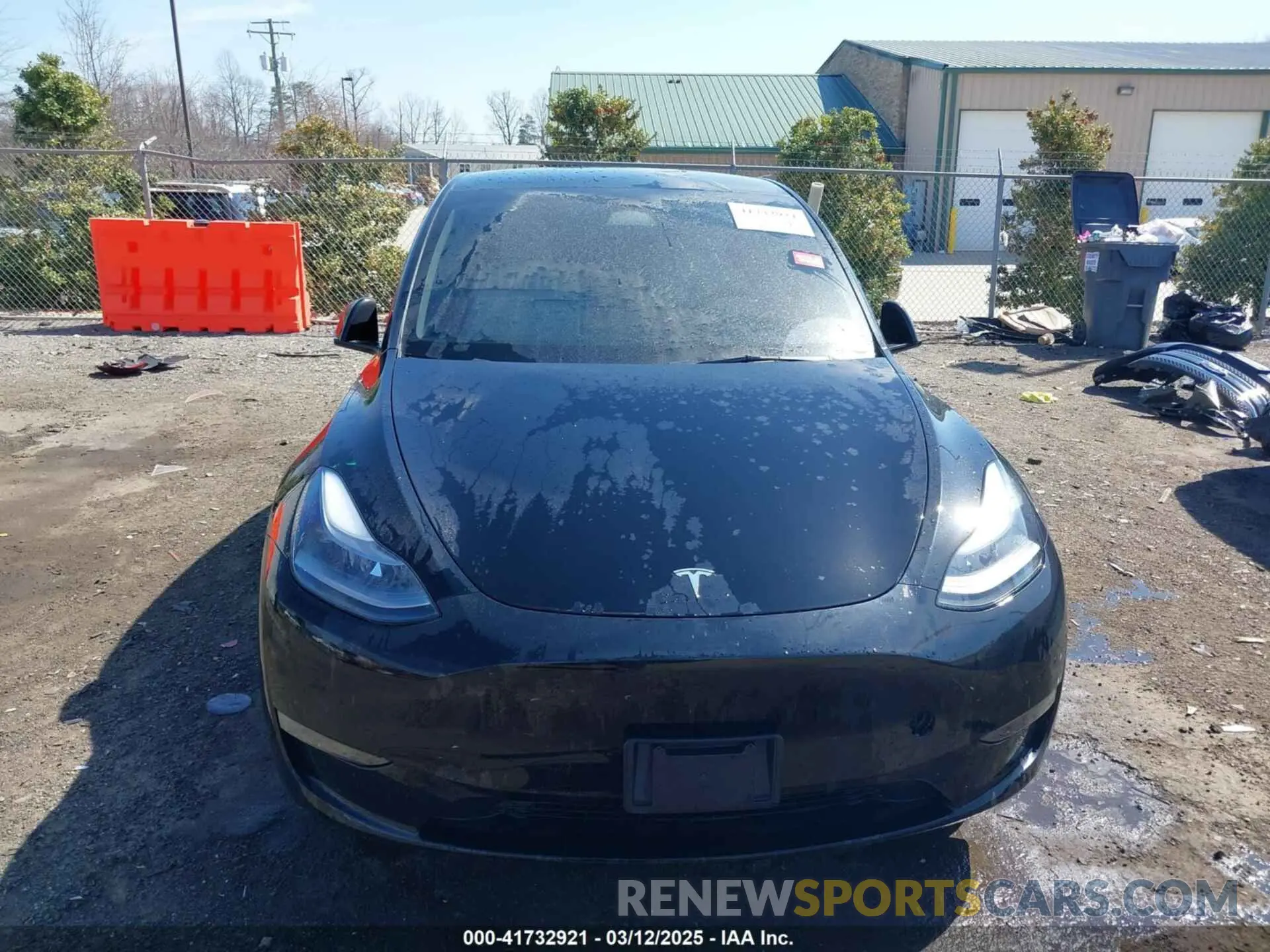 6 Photograph of a damaged car 7SAYGDEE8PF638859 TESLA MODEL Y 2023
