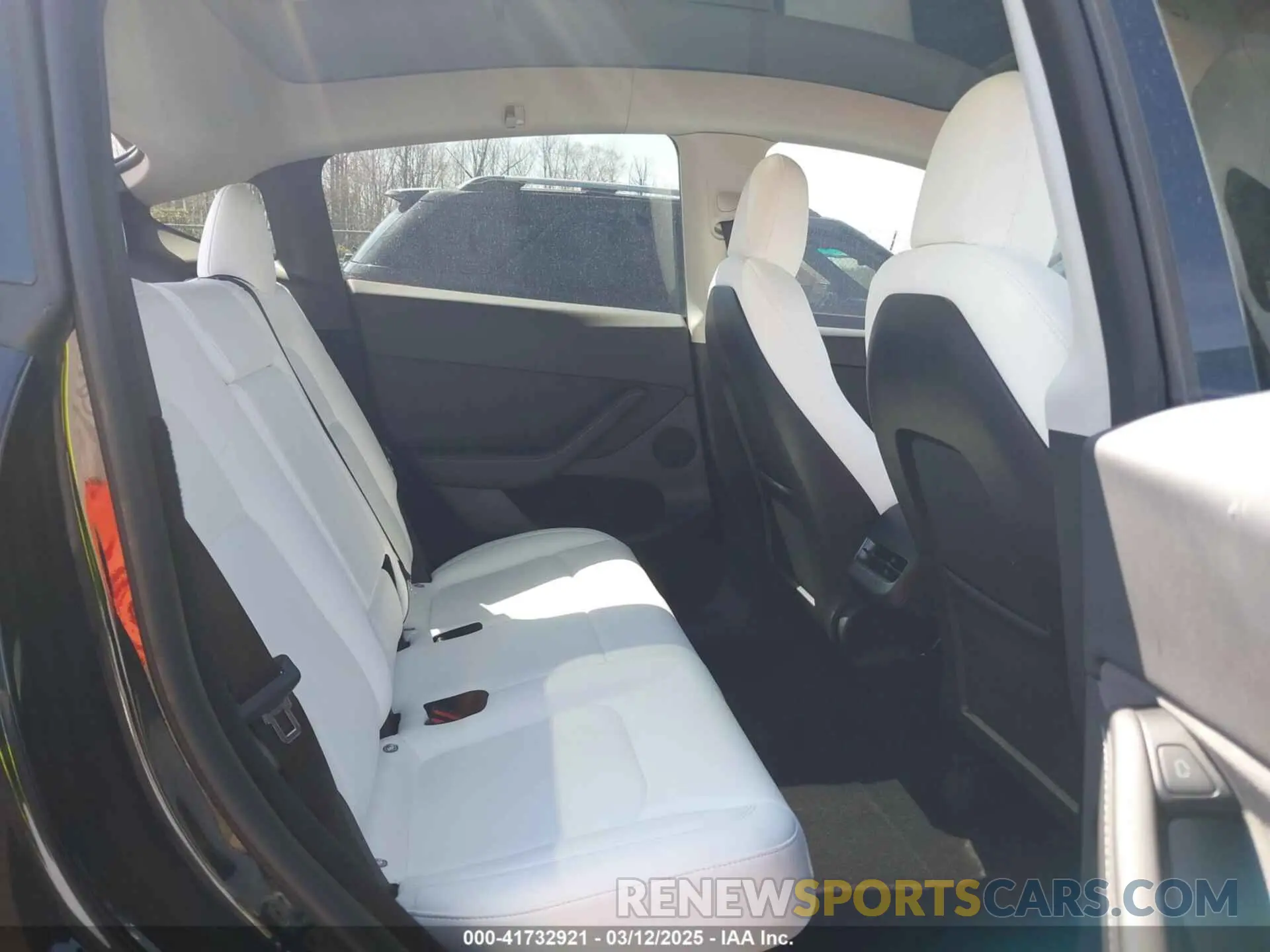 8 Photograph of a damaged car 7SAYGDEE8PF638859 TESLA MODEL Y 2023