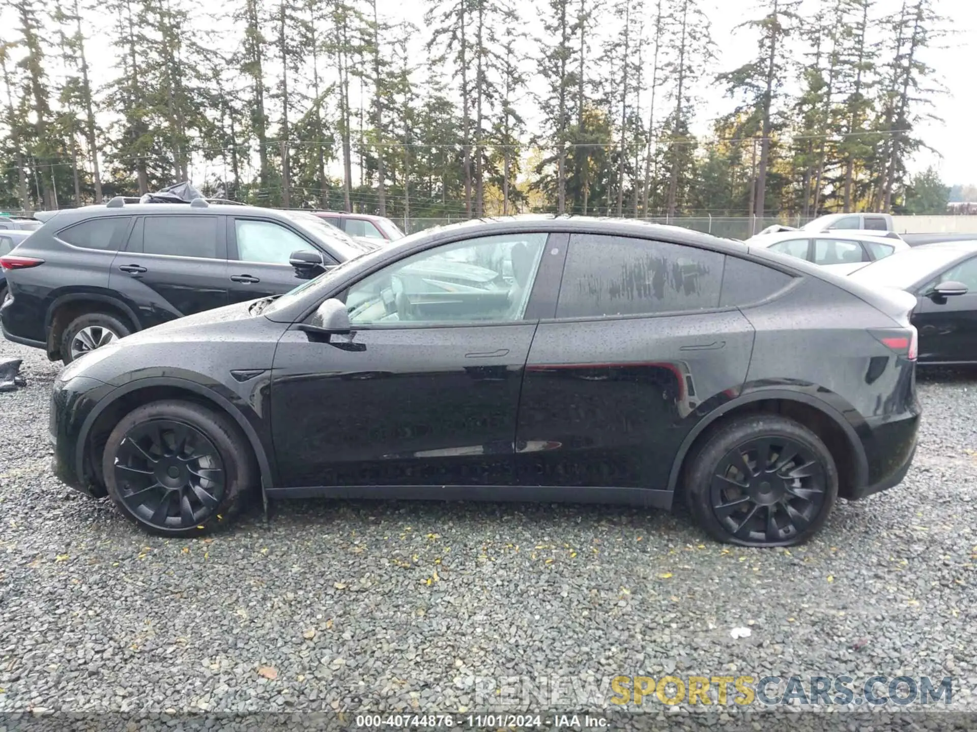 14 Photograph of a damaged car 7SAYGDEE8PF690380 TESLA MODEL Y 2023