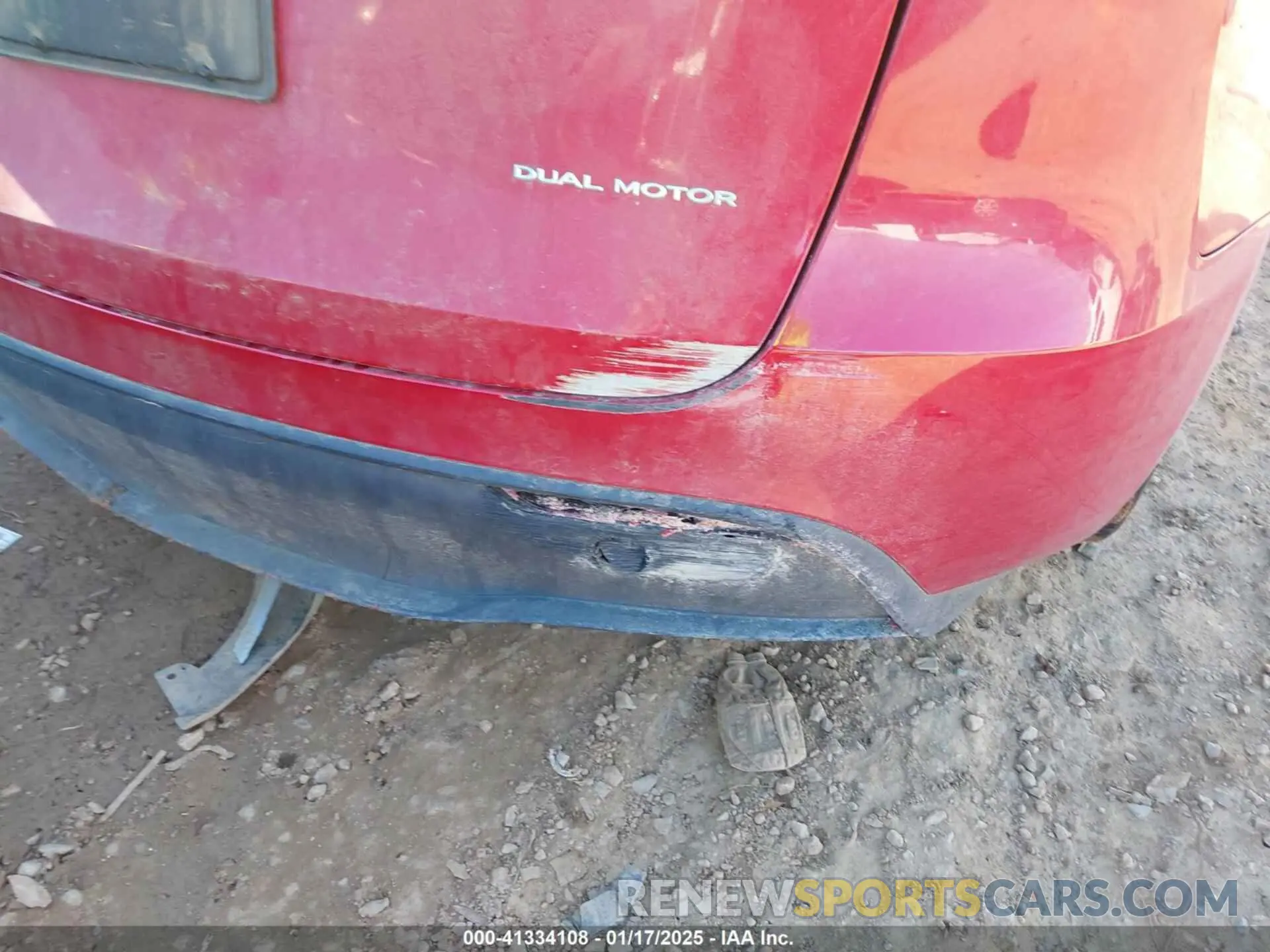 18 Photograph of a damaged car 7SAYGDEE8PF709459 TESLA MODEL Y 2023