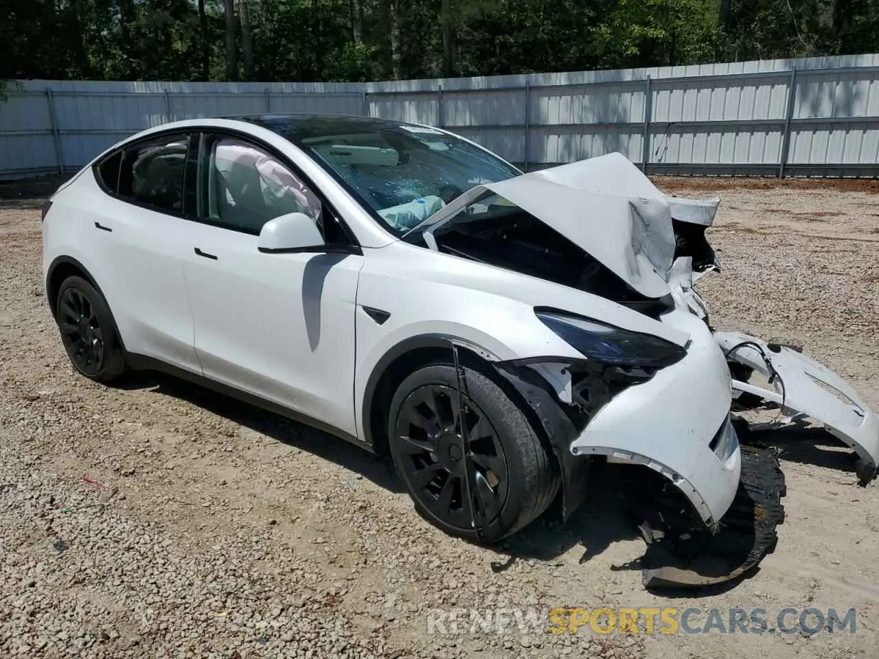 4 Photograph of a damaged car 7SAYGDEE8PF748262 TESLA MODEL Y 2023