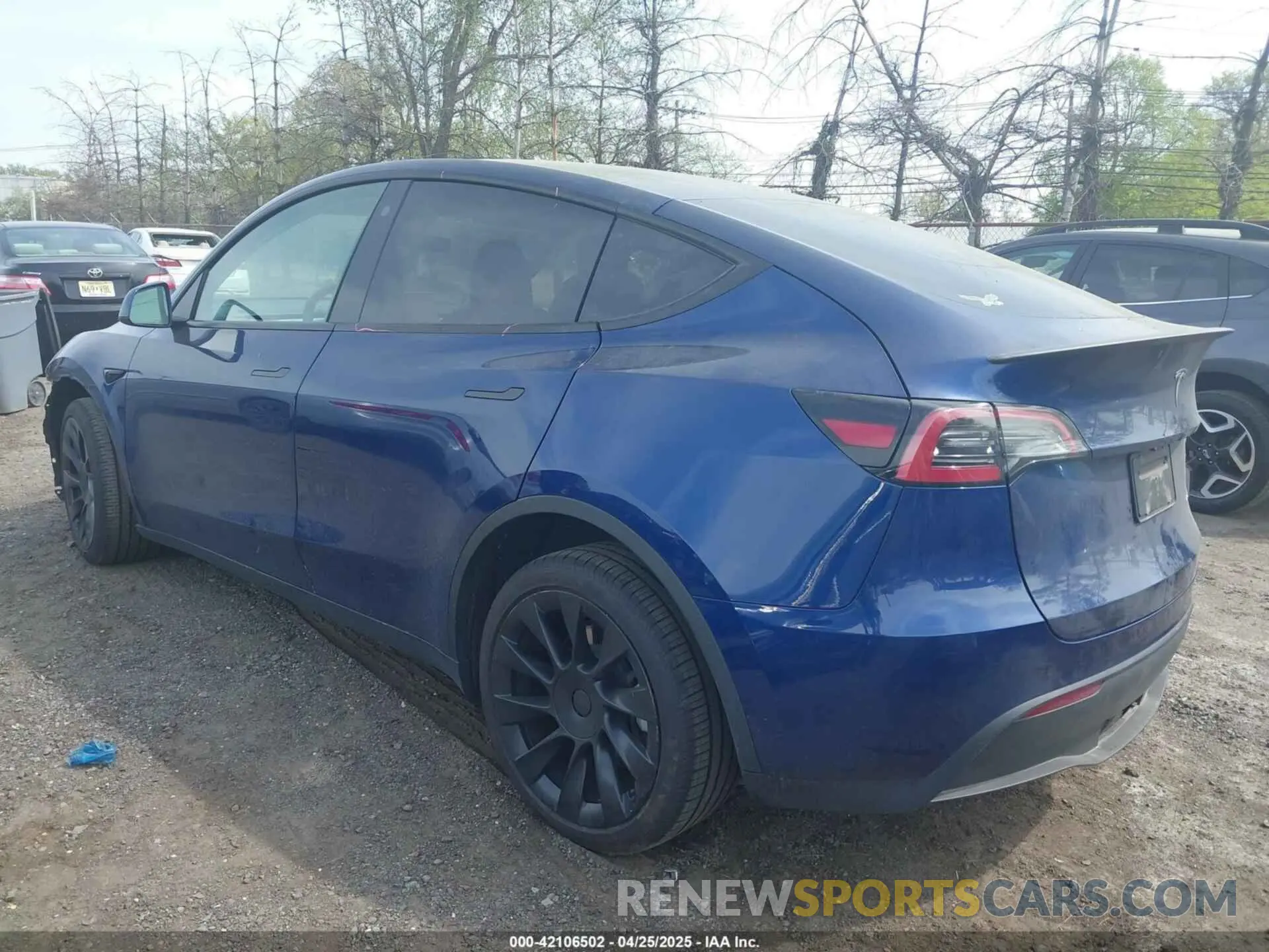 3 Photograph of a damaged car 7SAYGDEE8PF768589 TESLA MODEL Y 2023