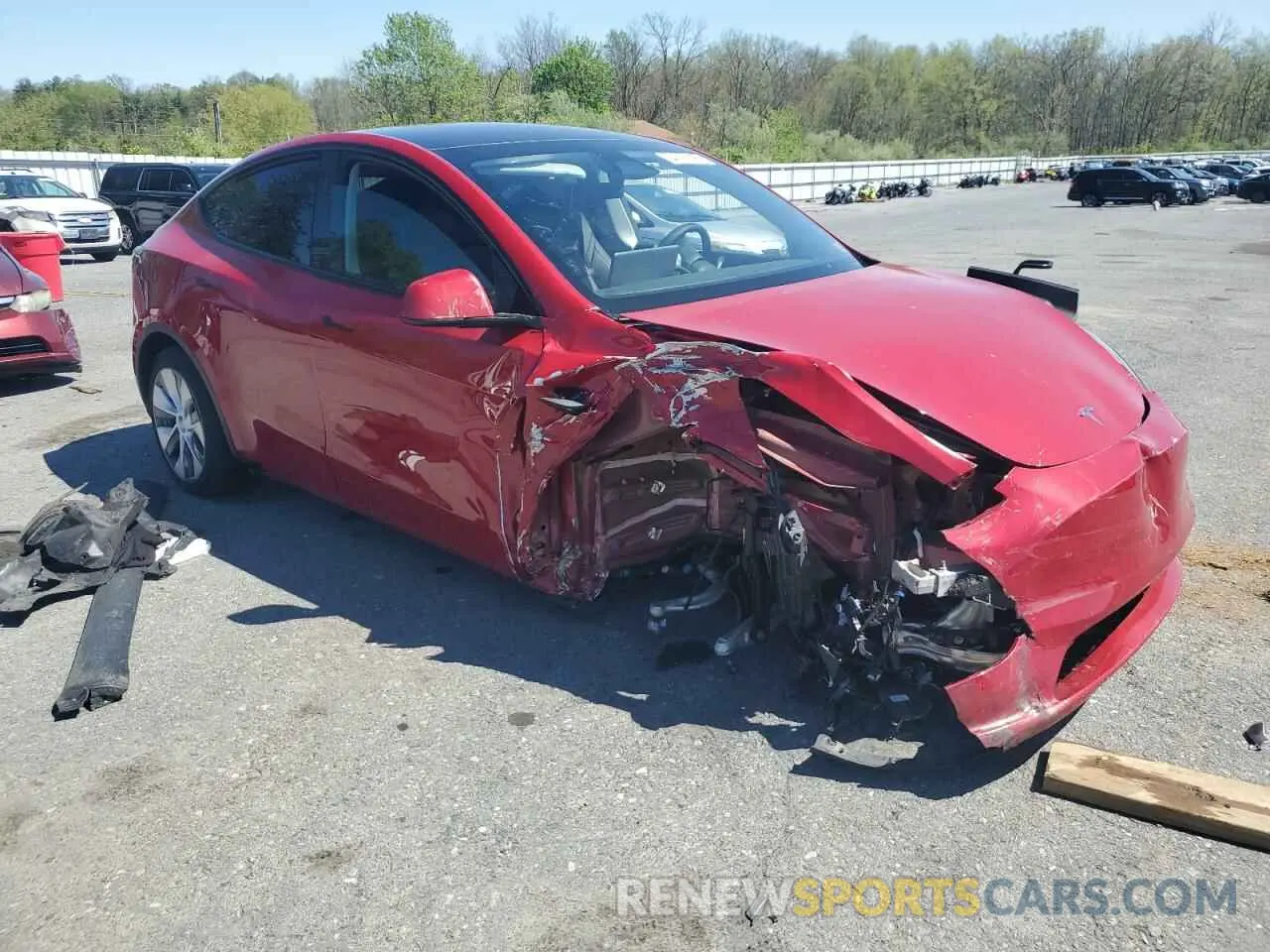 4 Photograph of a damaged car 7SAYGDEE8PF790494 TESLA MODEL Y 2023
