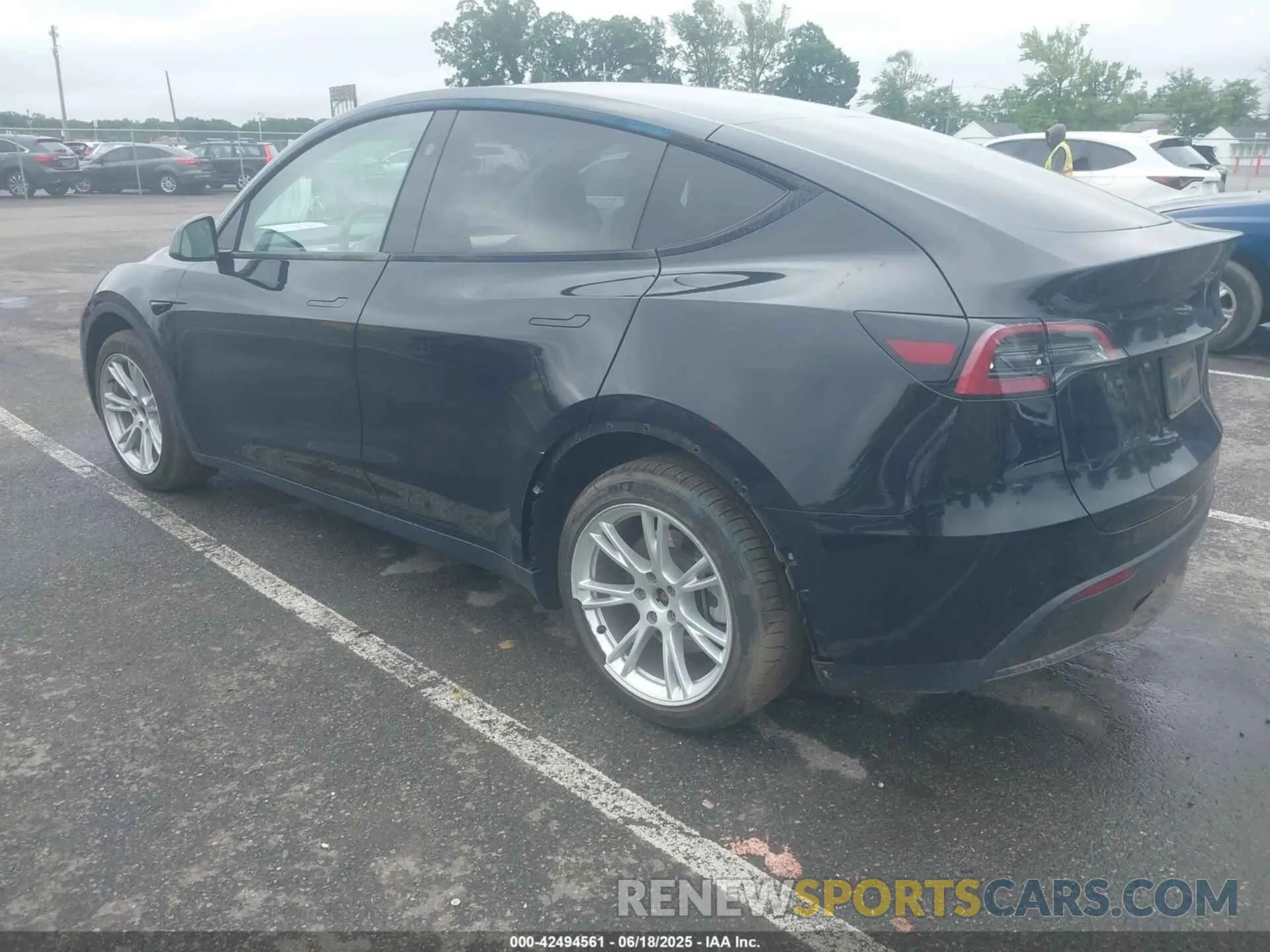 3 Photograph of a damaged car 7SAYGDEE8PF796571 TESLA MODEL Y 2023