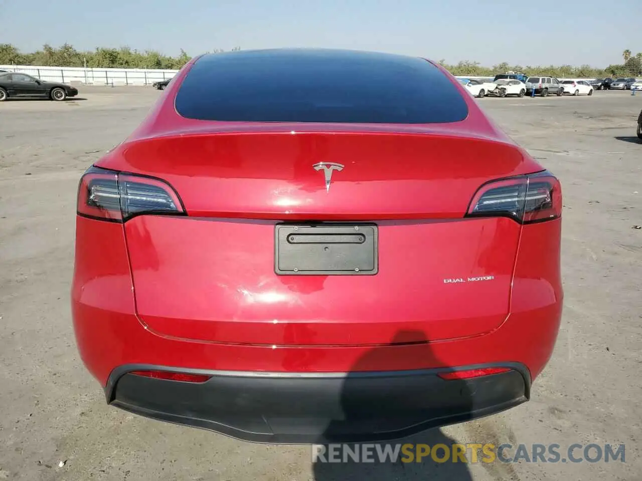 6 Photograph of a damaged car 7SAYGDEE8PF813000 TESLA MODEL Y 2023