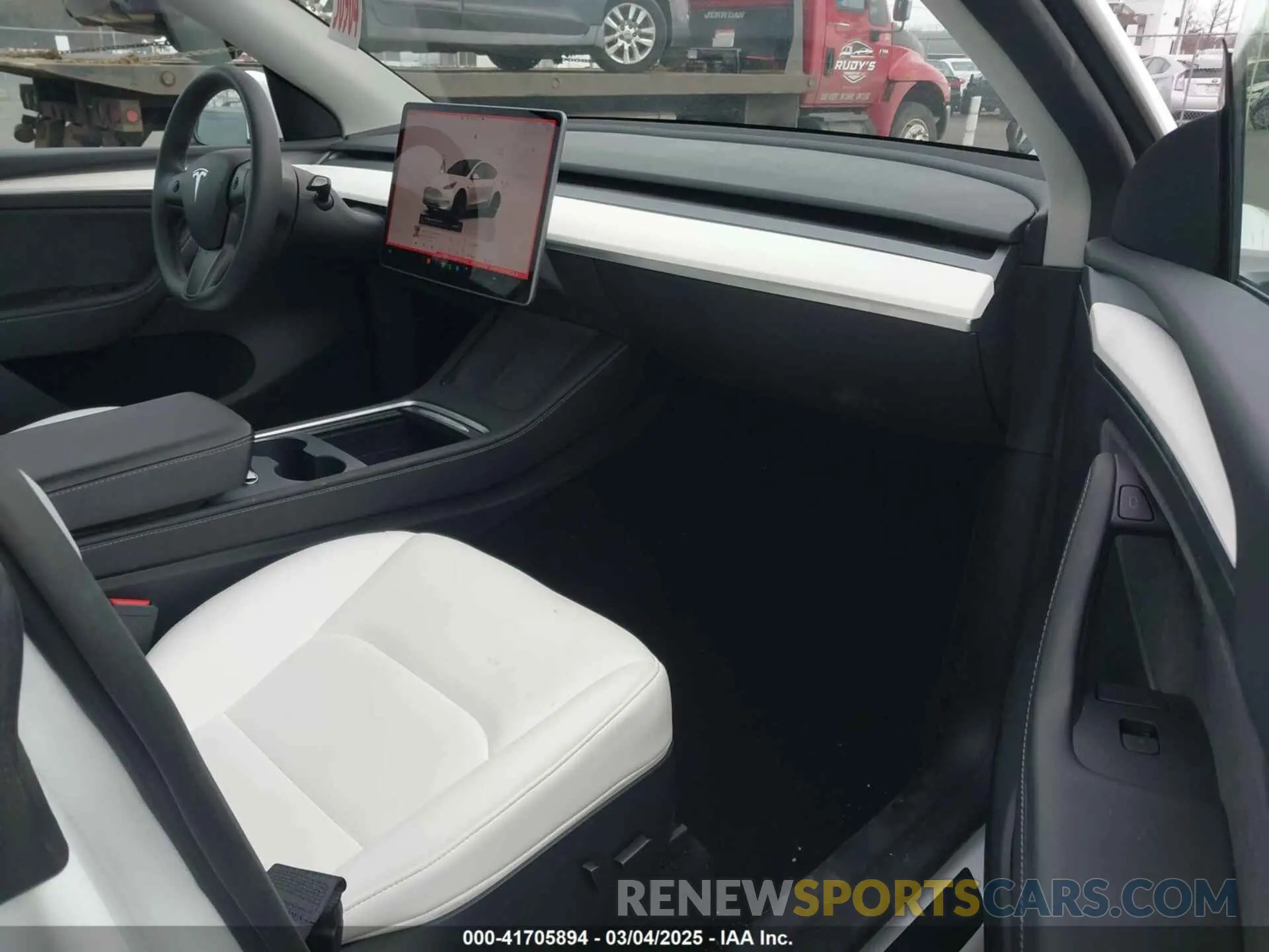 5 Photograph of a damaged car 7SAYGDEE8PF877845 TESLA MODEL Y 2023