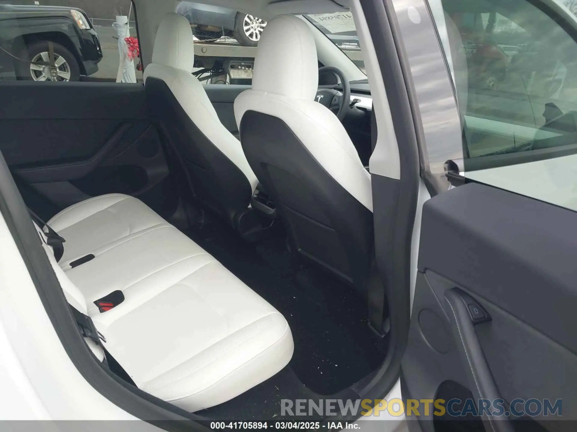 8 Photograph of a damaged car 7SAYGDEE8PF877845 TESLA MODEL Y 2023