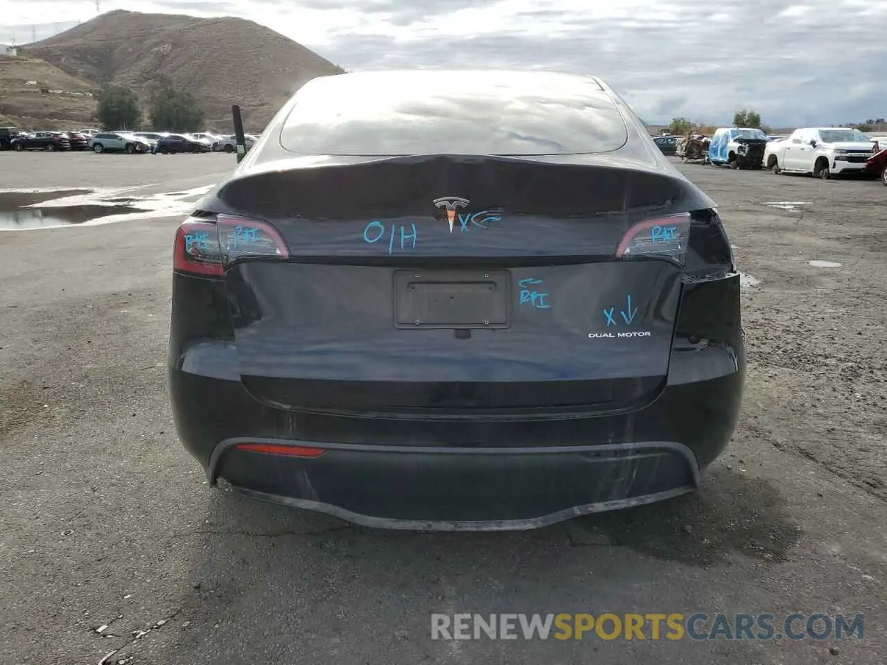 6 Photograph of a damaged car 7SAYGDEE8PF877926 TESLA MODEL Y 2023