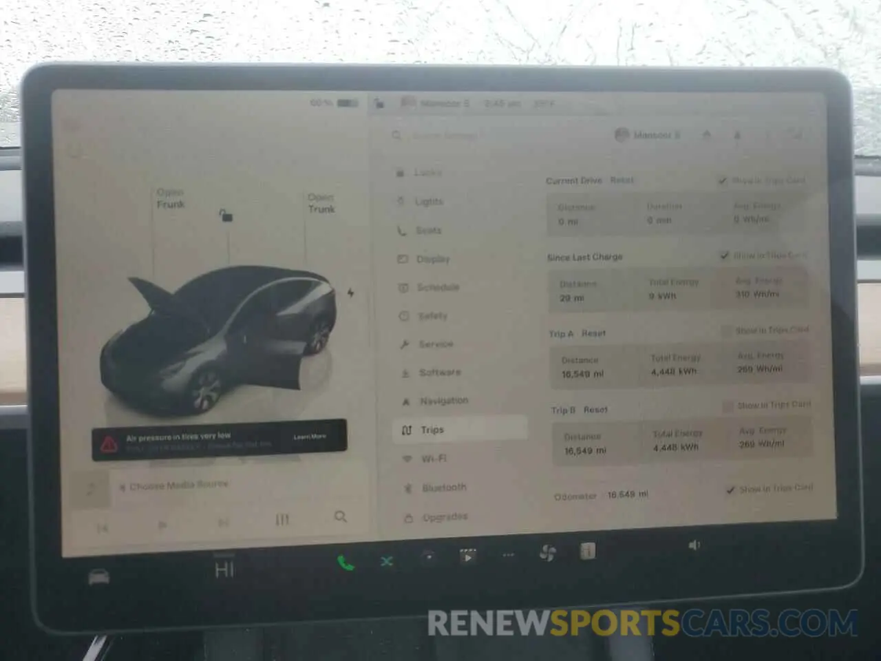 9 Photograph of a damaged car 7SAYGDEE8PF895293 TESLA MODEL Y 2023