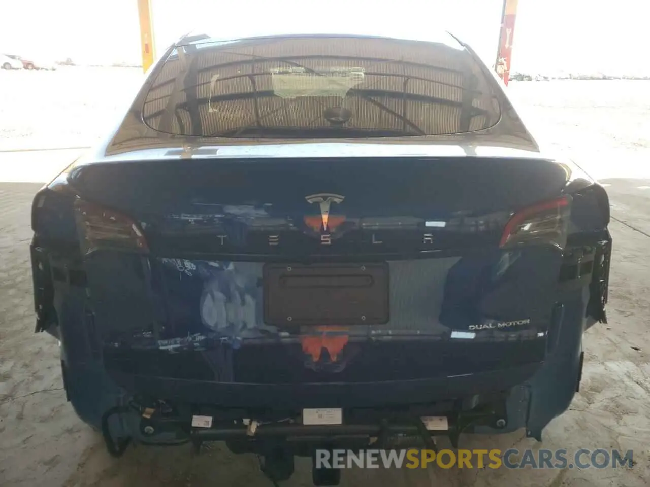 6 Photograph of a damaged car 7SAYGDEE8PF936358 TESLA MODEL Y 2023