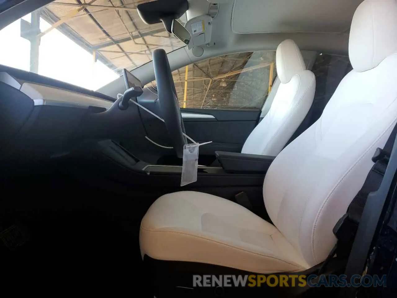 7 Photograph of a damaged car 7SAYGDEE8PF936358 TESLA MODEL Y 2023
