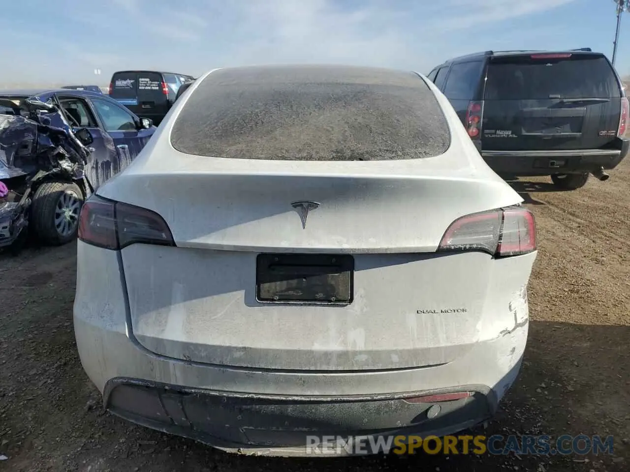 6 Photograph of a damaged car 7SAYGDEE9PA028773 TESLA MODEL Y 2023