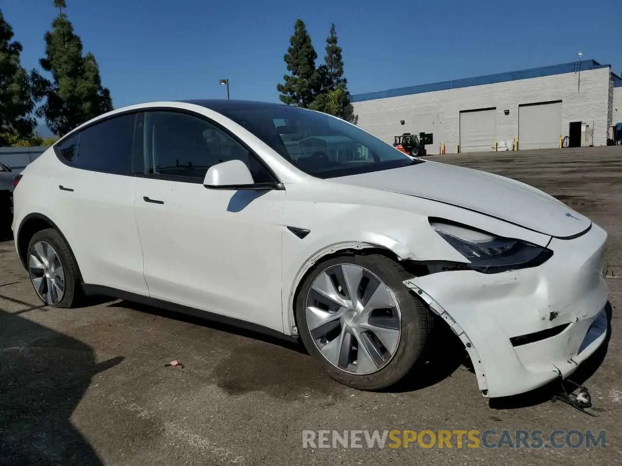 4 Photograph of a damaged car 7SAYGDEE9PA037294 TESLA MODEL Y 2023