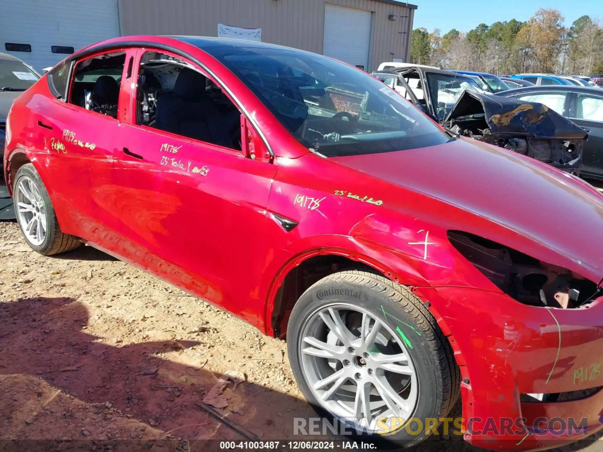6 Photograph of a damaged car 7SAYGDEE9PA060459 TESLA MODEL Y 2023