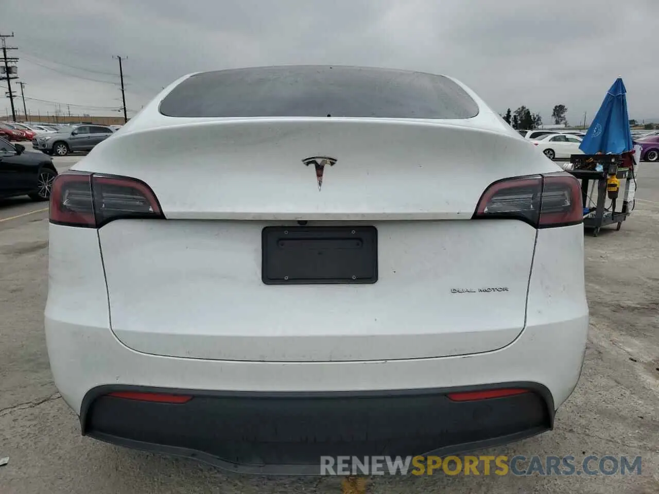 6 Photograph of a damaged car 7SAYGDEE9PA070232 TESLA MODEL Y 2023