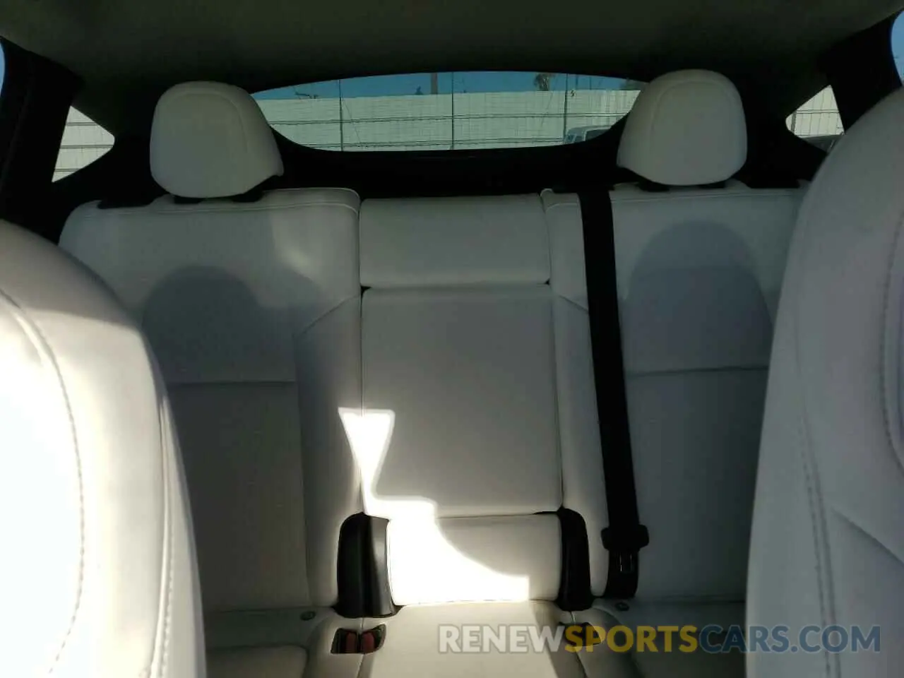 10 Photograph of a damaged car 7SAYGDEE9PA089315 TESLA MODEL Y 2023