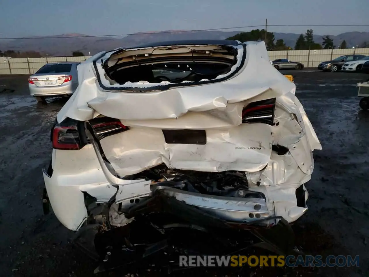 6 Photograph of a damaged car 7SAYGDEE9PA106923 TESLA MODEL Y 2023